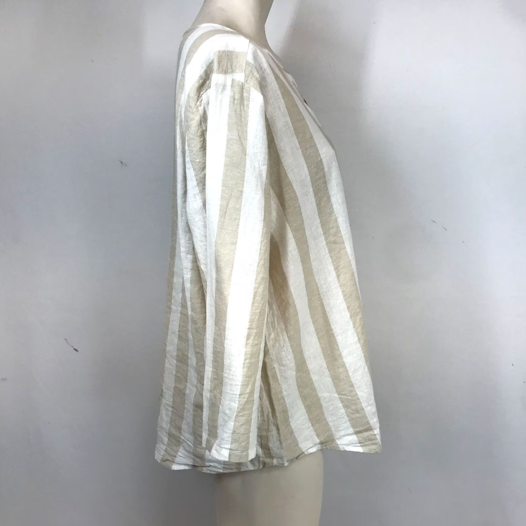 Van Heusen VAN HEUSEN WOMEN'S XL TAN/WHITE STRIPE 3/4 SLEEVE V NECK LINEN BLEND TOP Size XL / US 12-14 / IT 48-50 - 4 Thumbnail