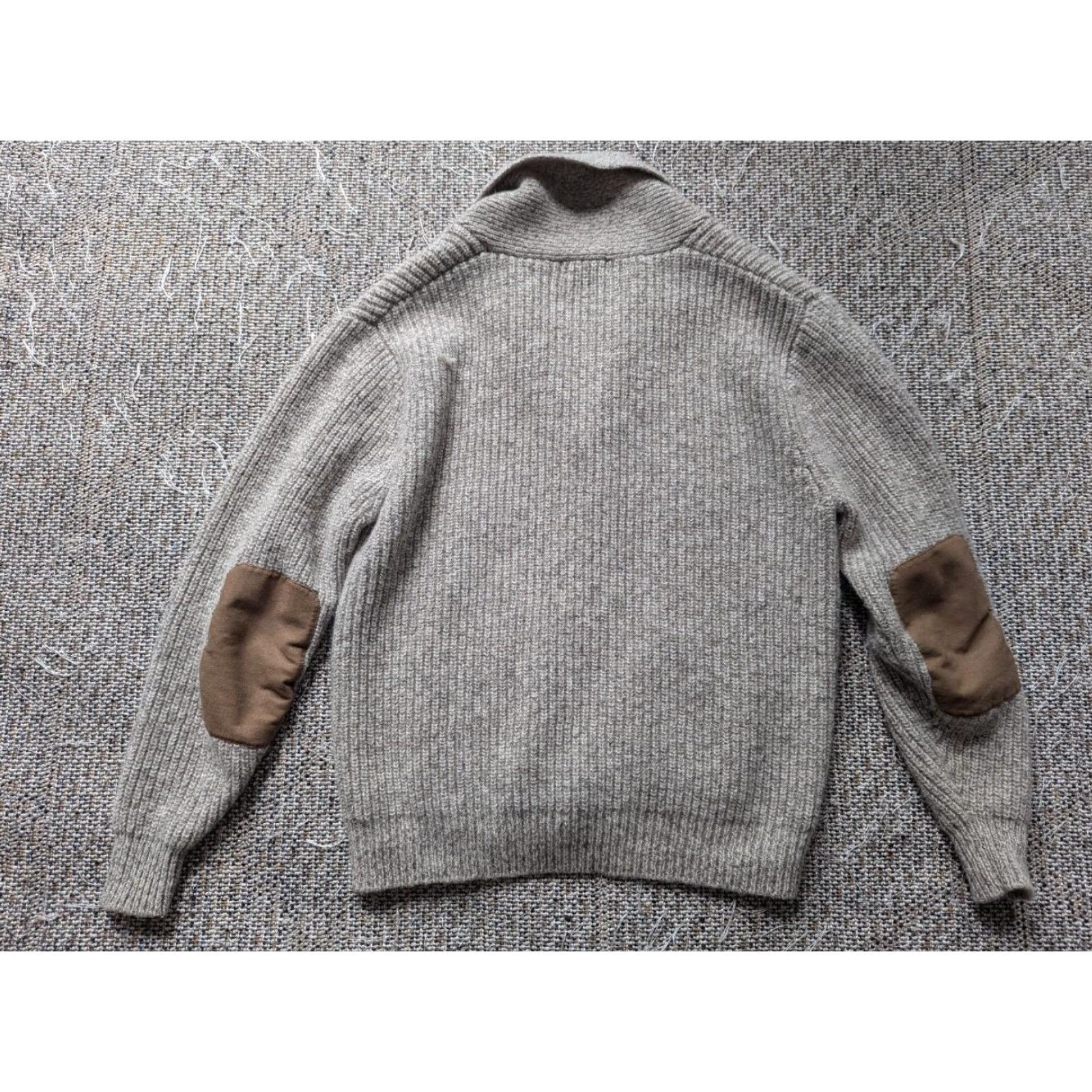 Orvis VINTAGE ORVIS chunky knit WOOL cardigan Sweater L Tan Gray Mens - Men's Wool Cardigan with Leather Patch, Long Sleeve Size US L / EU 52-54 / 3 - 3 Thumbnail