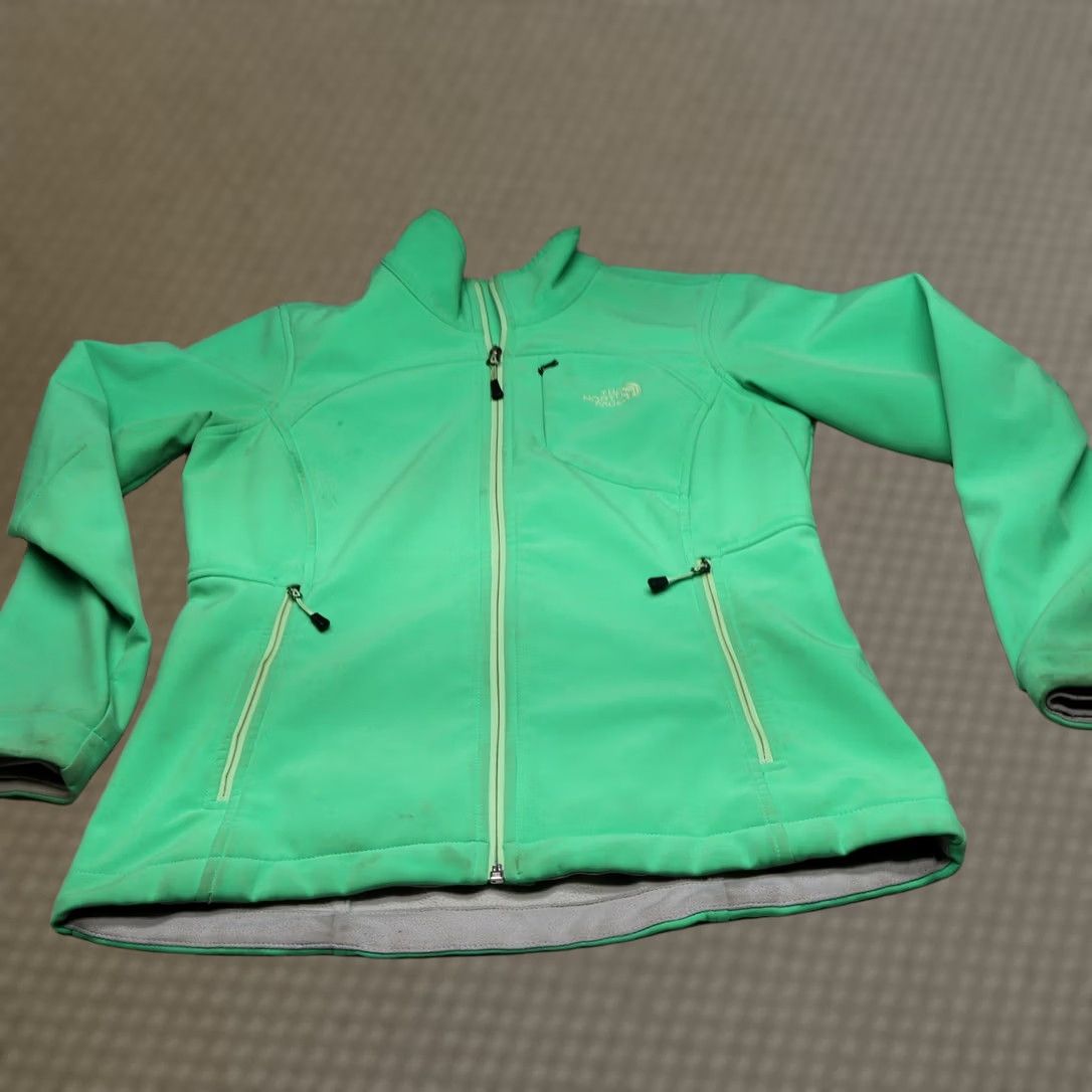 The North Face The North Face Apex Bionic Softshell Jacket Womens M Green Full Zip Windproof Activewear Jacket Size M / US 6-8 / IT 42-44 - 1 Thumbnail