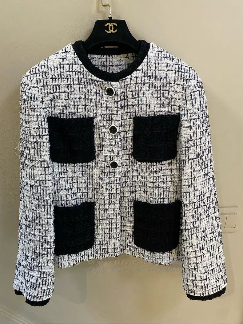 Chanel Chanel 22 years black and white four-pocket tweed jacket Size XXS / US 00 / IT 34 - 1 Thumbnail