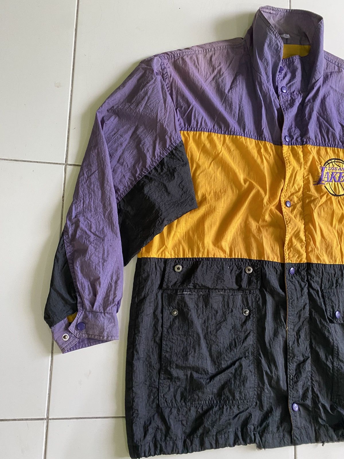 NBA Vintage LosangelesLakers Basketball Coloublock Shell Jacket Size US XL / EU 56 / 4 - 3 Thumbnail