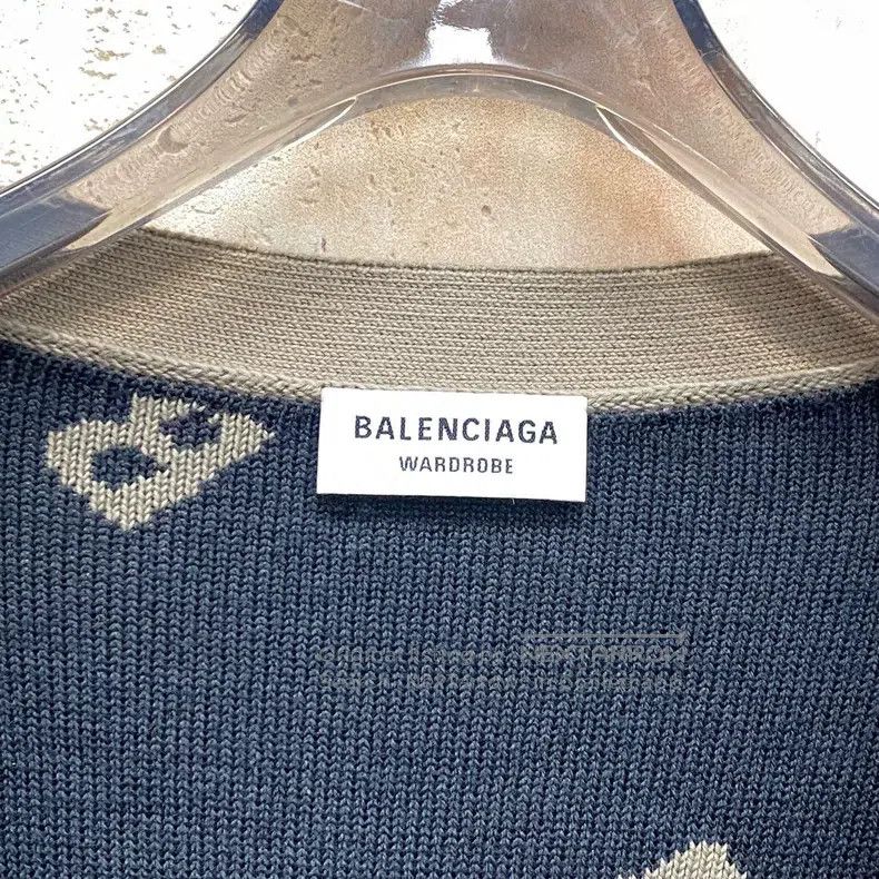 Balenciaga Balenciaga Pop-up barrage full print logo knit cardigan Size US M / EU 48-50 / 2 - 3 Thumbnail