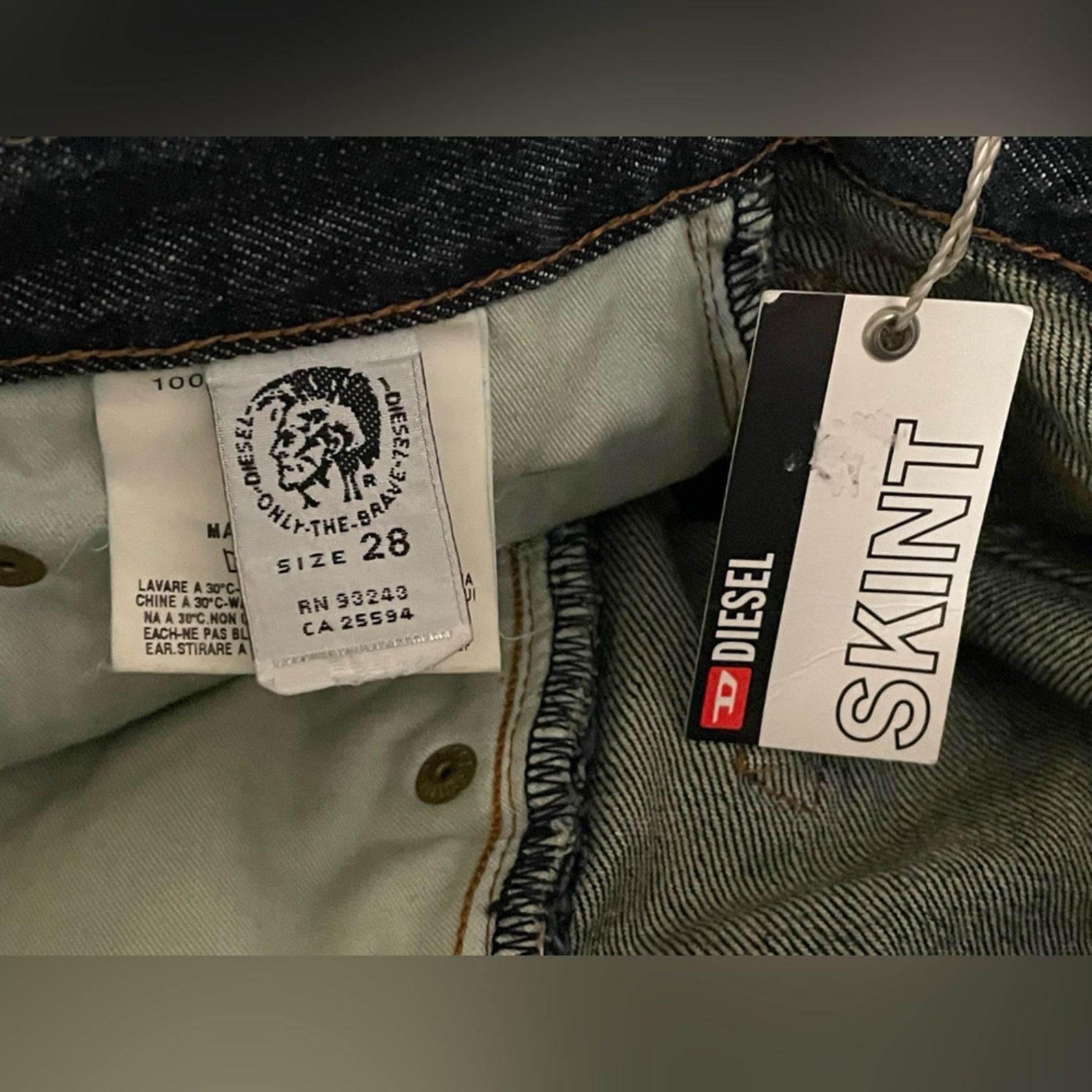 Diesel Diesel Skint Button Fly Straight Leg Jeans Men 28 Size US 28 / EU 44 - 7 Thumbnail