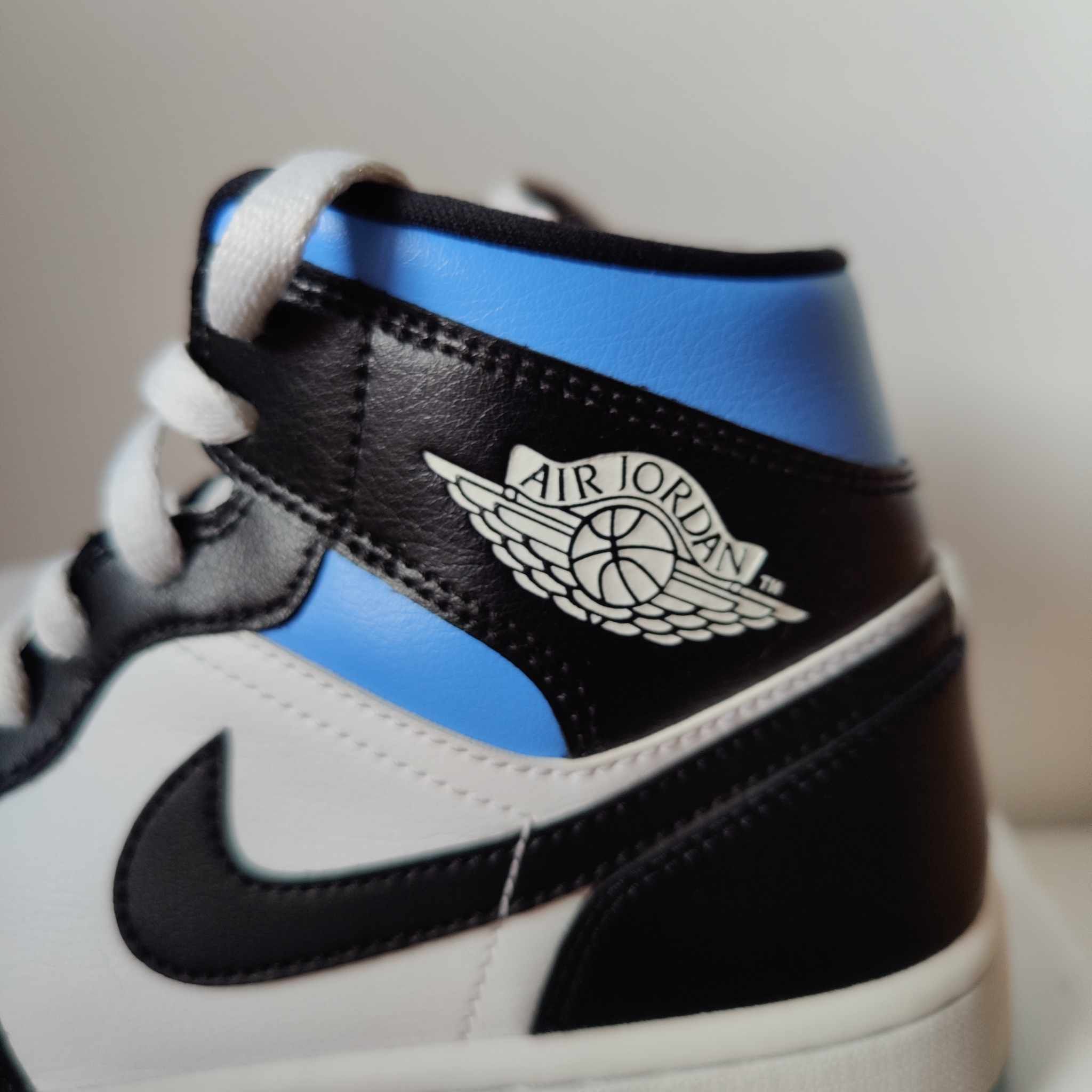 Jordan Brand Wmns Air Jordan 1 Mid University Blue - Size 7.5 Size US 7.5 / IT 37.5 - 6 Thumbnail
