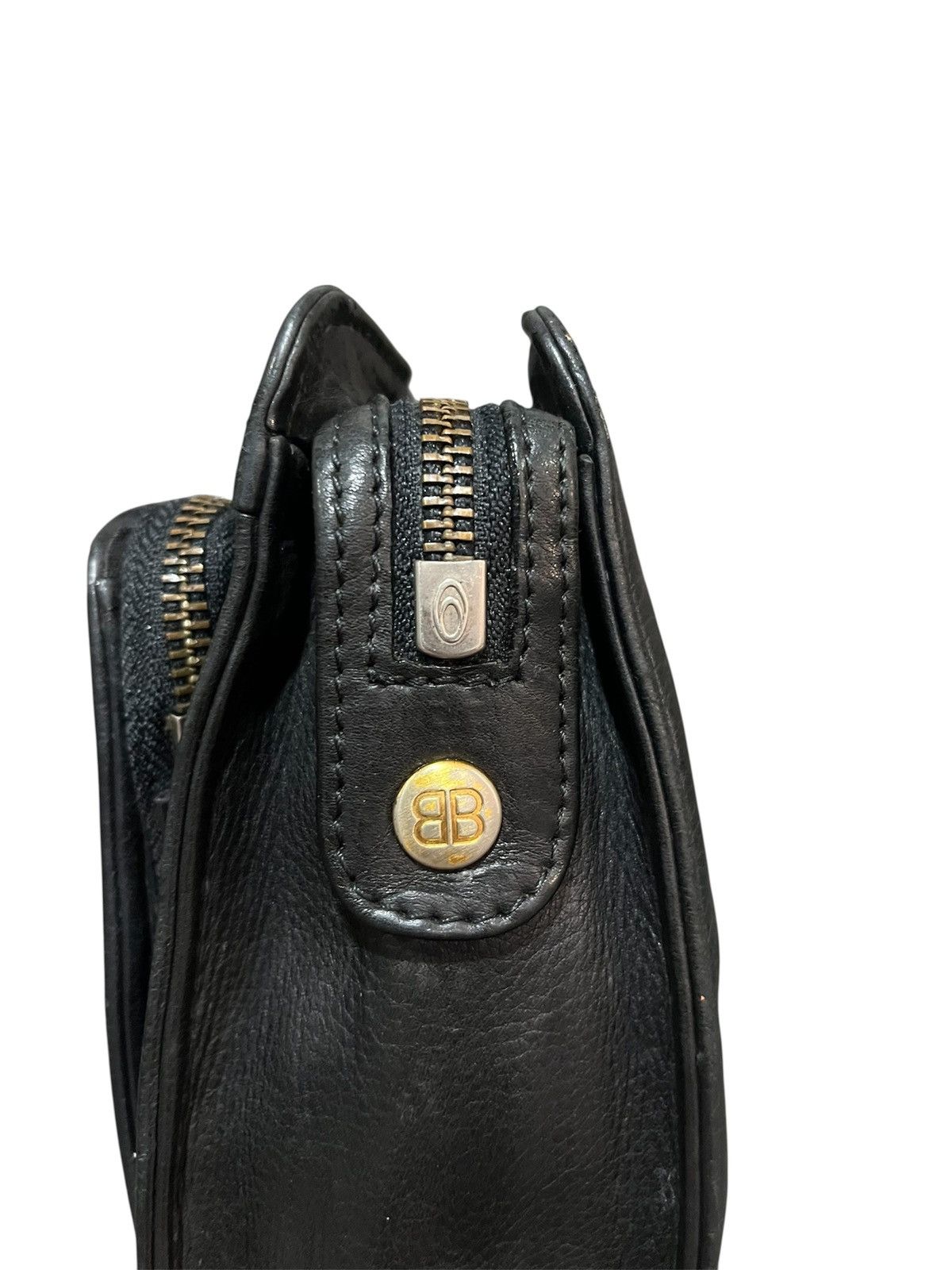 Balenciaga Authentic BALENCIAGA BB Clucth Bag Size ONE SIZE - 12 Thumbnail