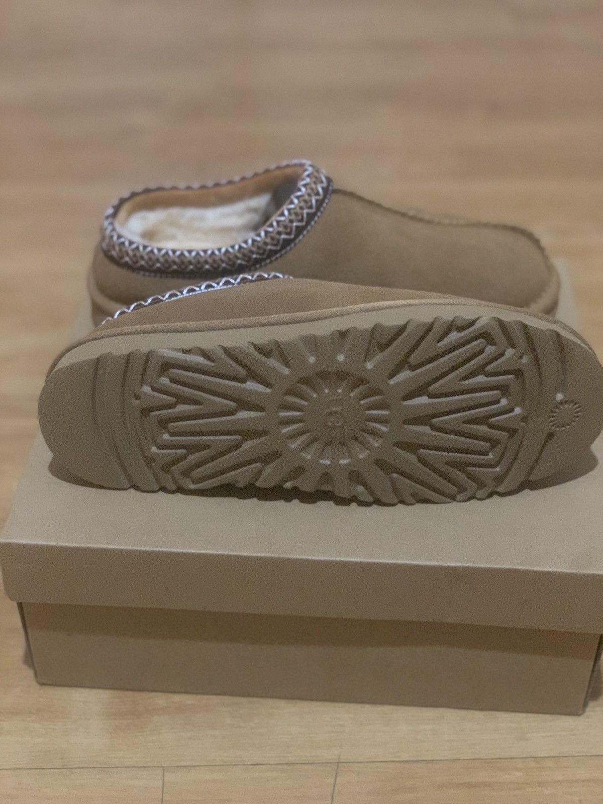 Ugg Uggs Tasman Chesnut Size US 8 / IT 38 - 2 Thumbnail