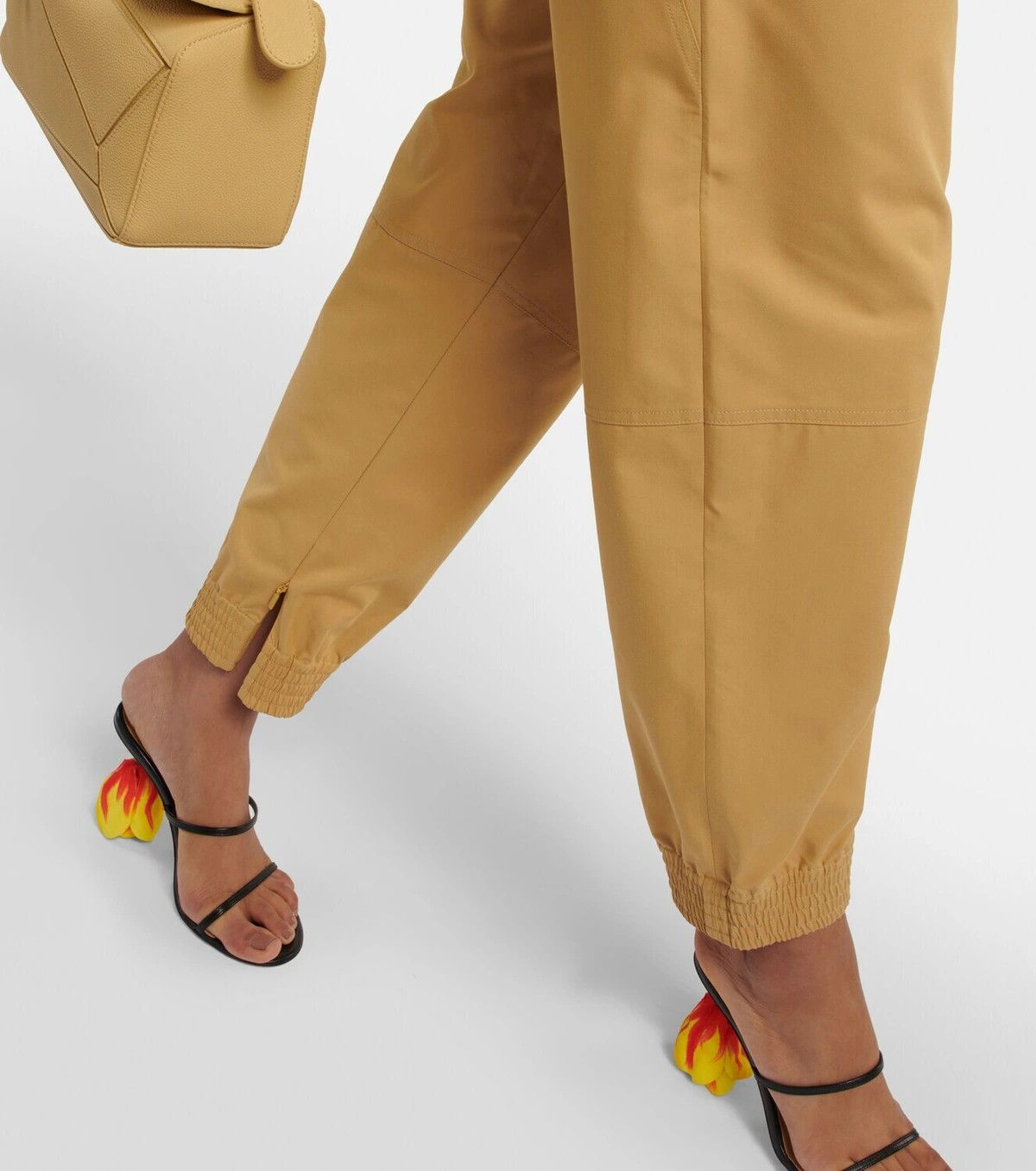 Loewe o1y1025 Jogger in Beige Size 27" / US 4 / IT 40 - 5 Thumbnail