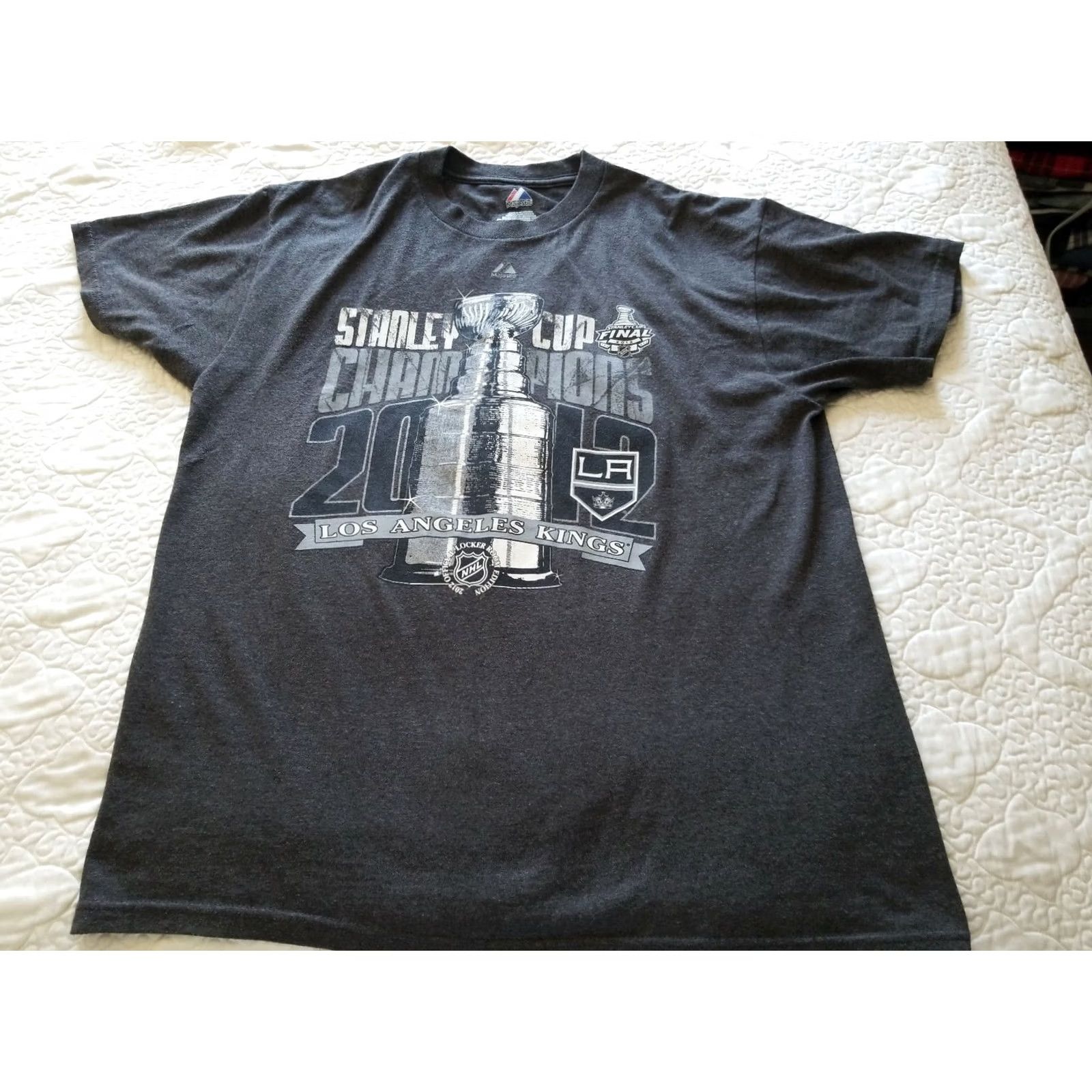 Vintage VINTAGE Los Angeles Kings 2012Stanley Cup Champions Official Locker Room Edition Large T-Shirt Unisex L Gray Majestic Size US L / EU 52-54 / 3 - 2 Thumbnail