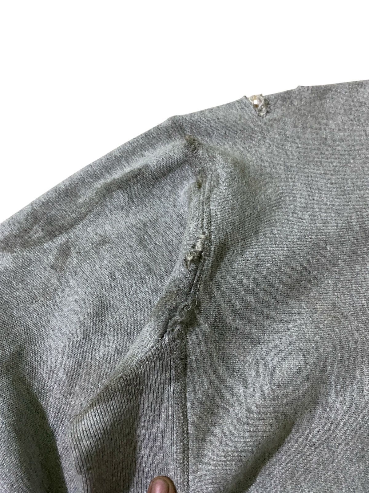 Champion VINTAGE CHAMPION DISTRESSED STAIL OIL ERD STYLE Size US L / EU 52-54 / 3 - 7 Thumbnail