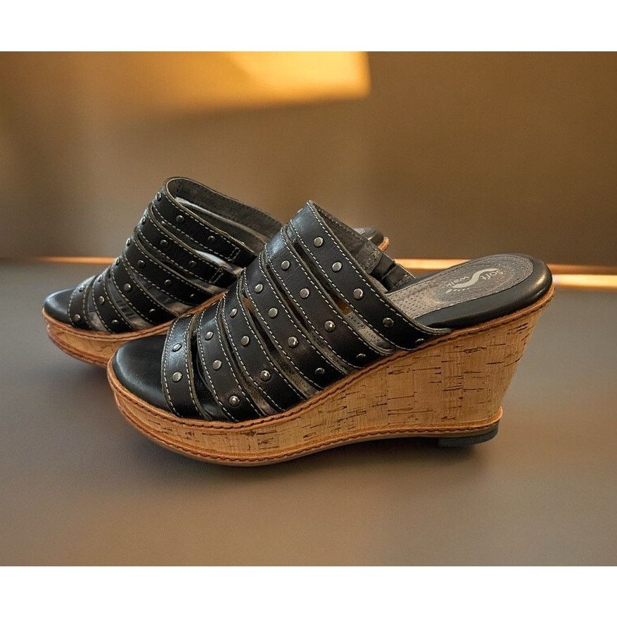 Soft Walk Black Wedge Heels Sandals Leather Shoes Size 6.5 M, Women's