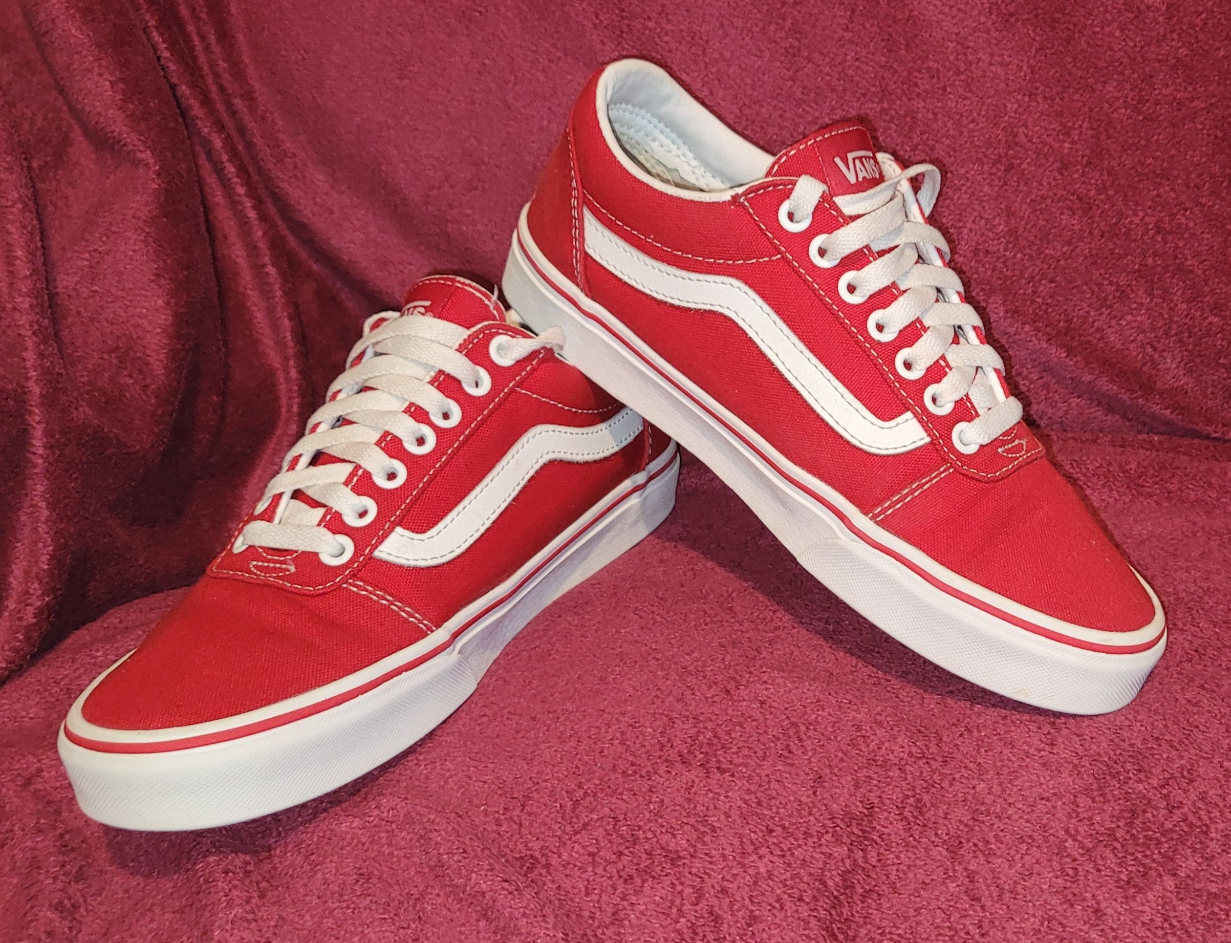 Vans Red Low Vans Size US 9.5 / IT 39.5 - 1 Thumbnail