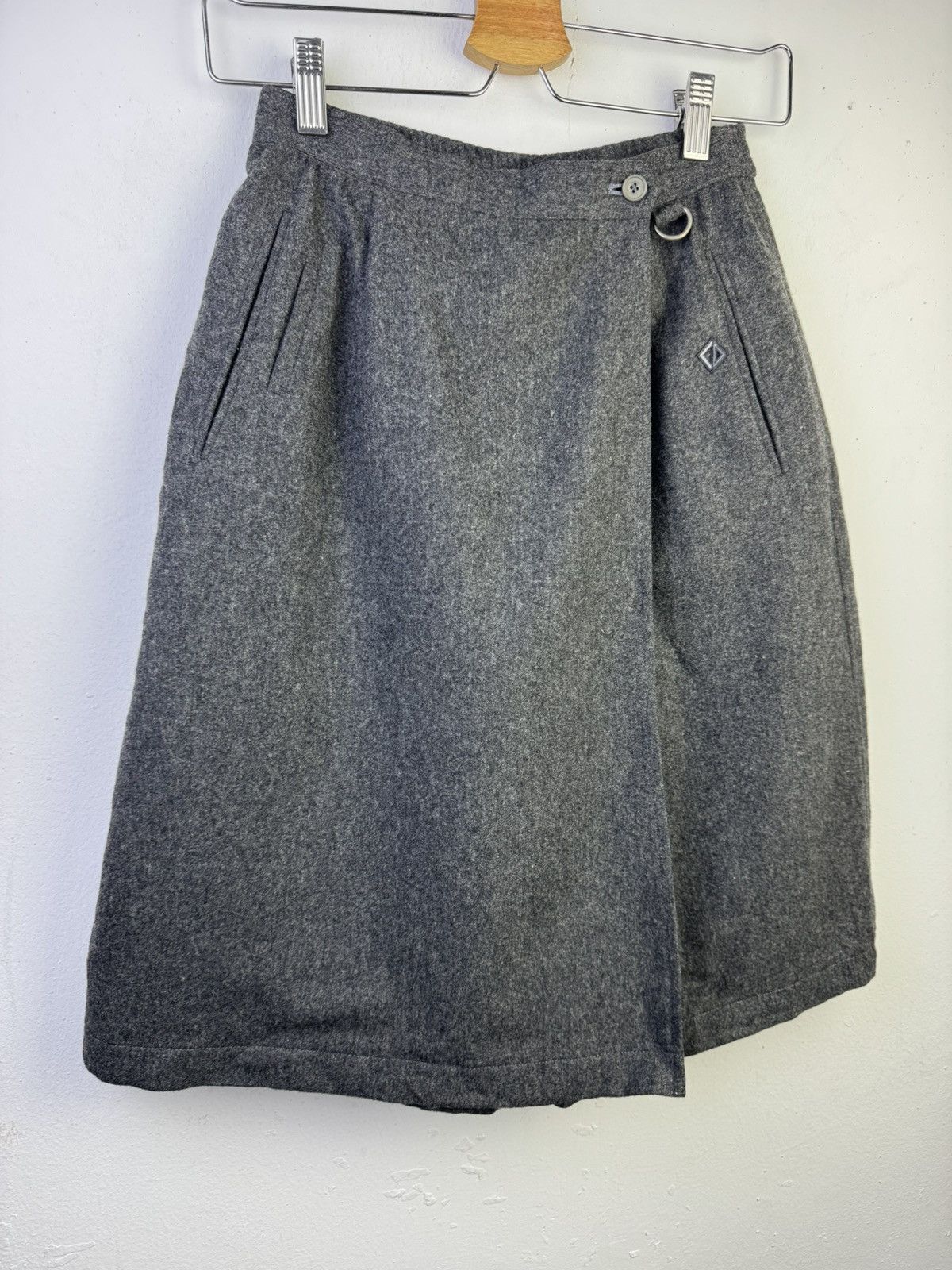 Christian Dior Monsieur Vintage Christian Dior Sport Short Pants Midi Skirt Size 26" / US 2 / IT 38 - 2 Thumbnail