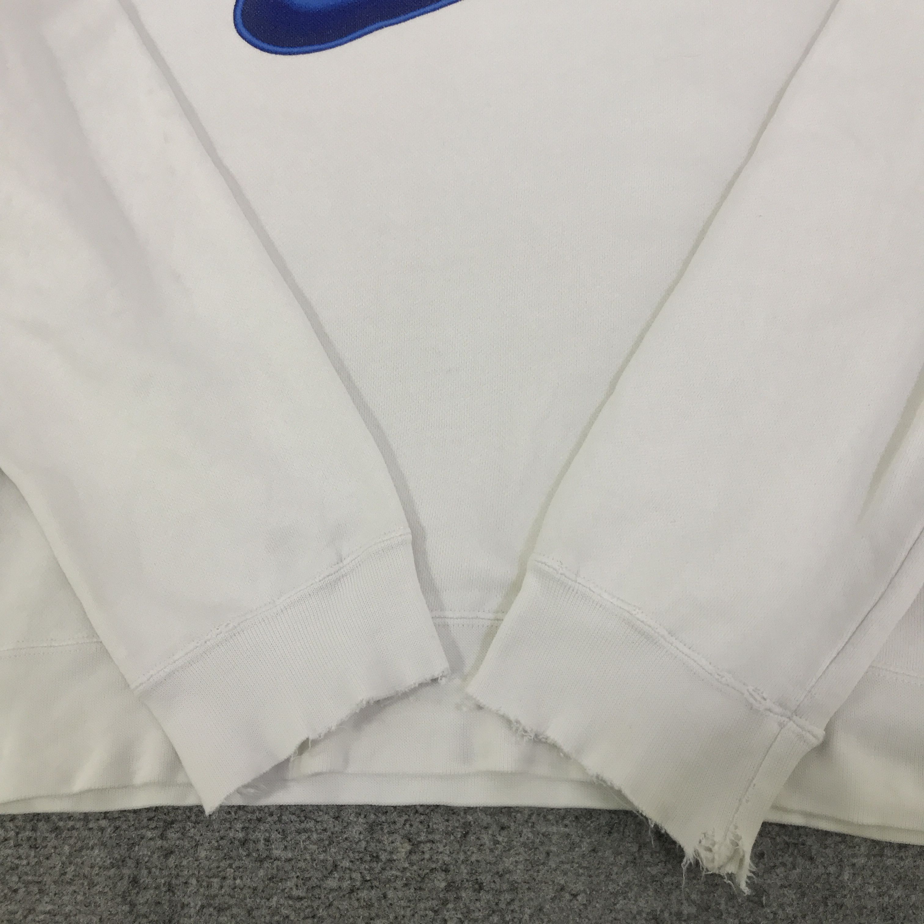 Nike 90s Nike Distressed sweatshirts K127B8 Size US M / EU 48-50 / 2 - 8 Thumbnail