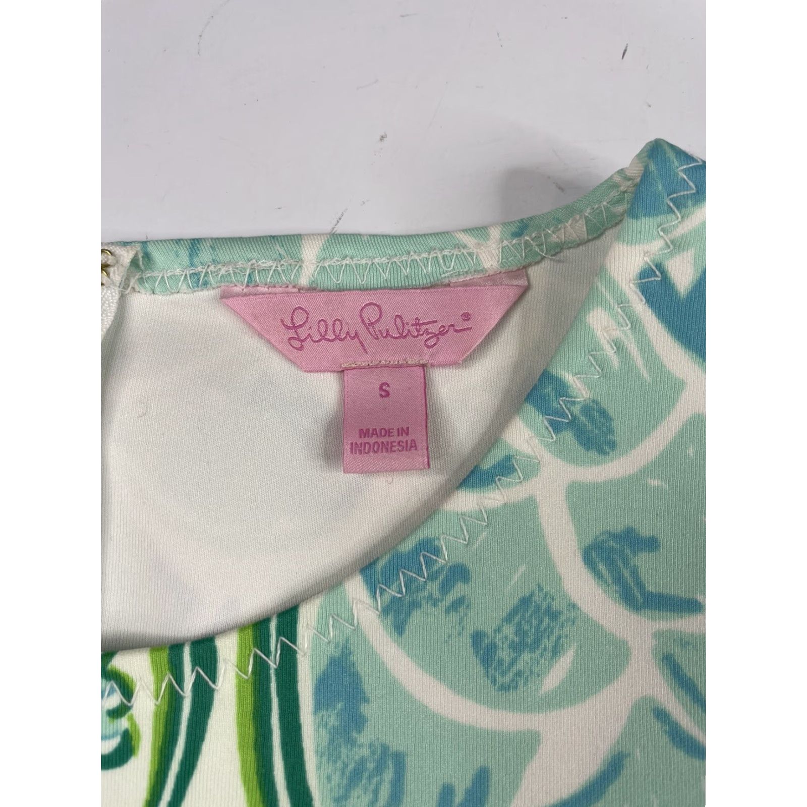 Lilly Pulitzer VINTAGE Lilly Pulitzer The Pink Pelican Perla Shift Dress Turquoise/Blue Scale Small Size S / US 4 / IT 40 - 2 Thumbnail