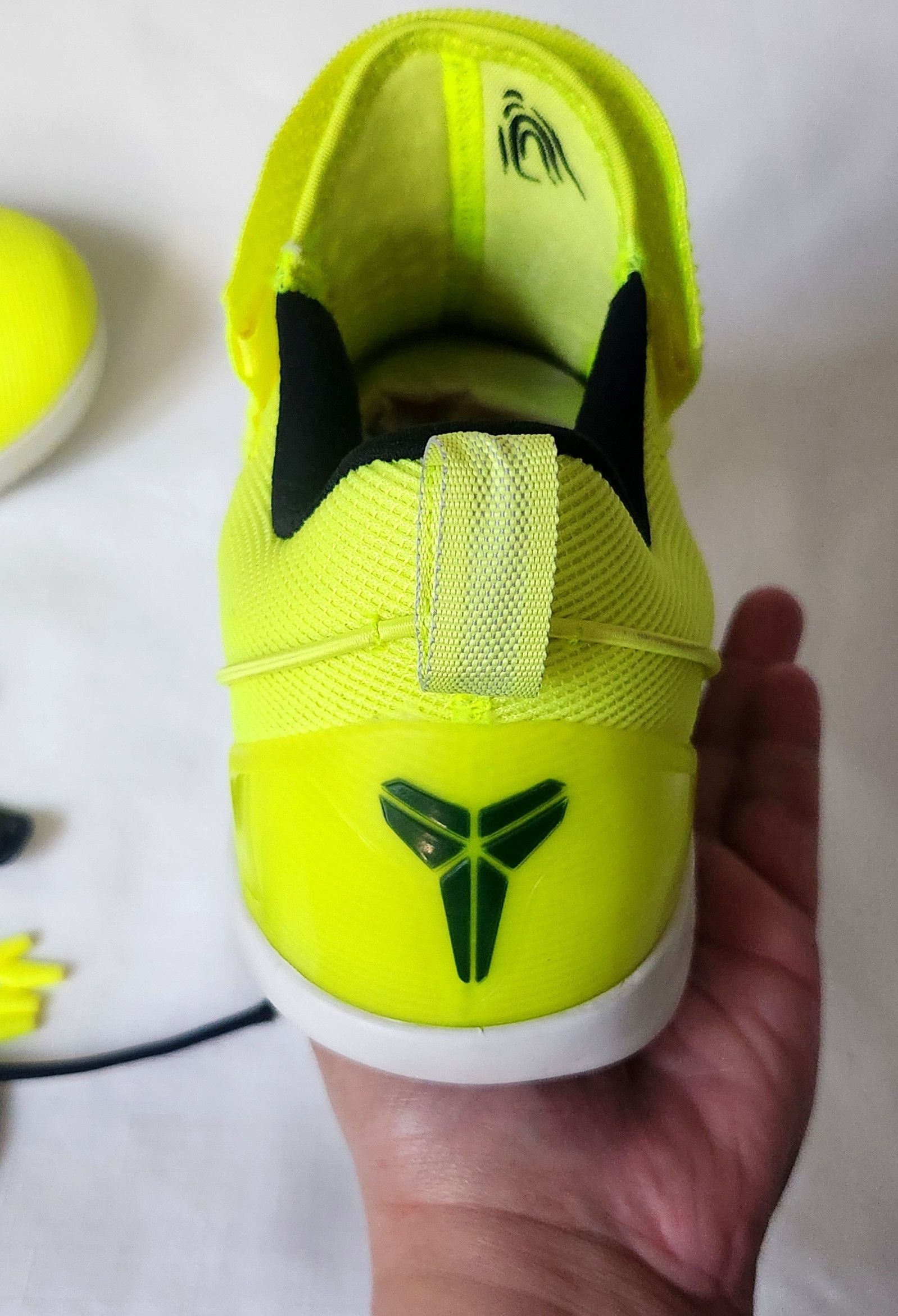 Nike Nike Kobe AD NXT Low VOLT Grinch 916832-710 Basketball SZ 12 Size US 12 / EU 45 - 19 Thumbnail