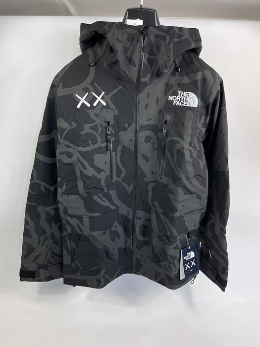 The North Face THE NORTH FACE X KAWS RETRO 1986 MOUNTAIN JACKET