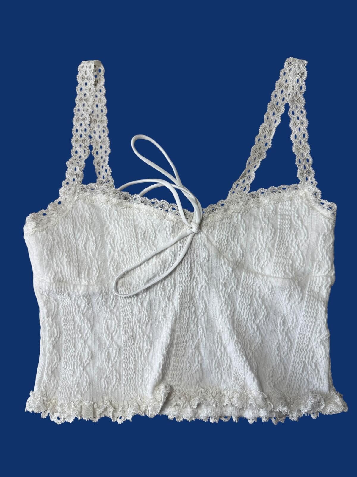 Other Edikted White Lace Crop Top with Adjustable Straps XS Size XS / US 0-2 / IT 36-38 - 1 Thumbnail