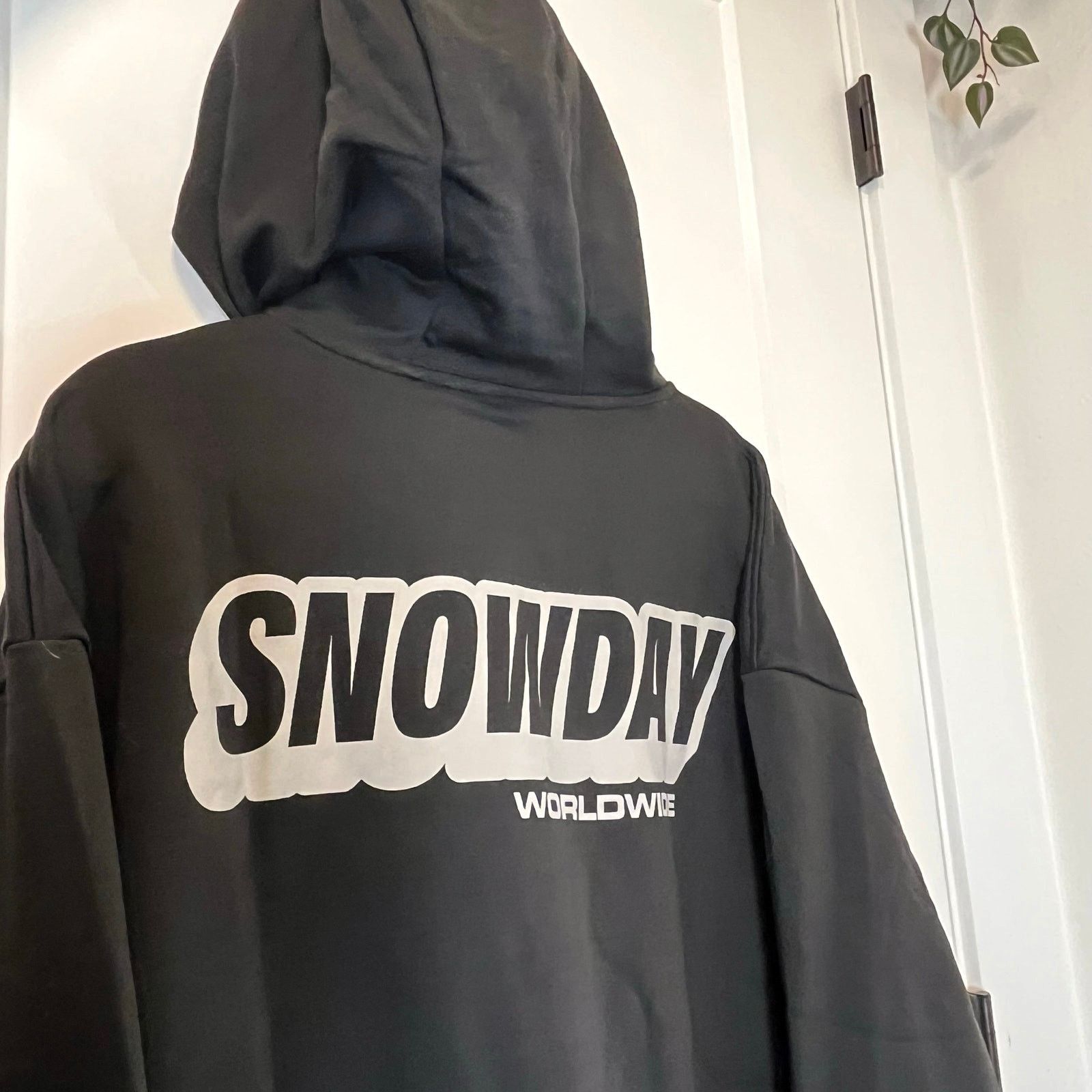 Snowday •NWT• SNOWDAY WORLDWIDE STREETWEAR BLACK HOODIE • MENS 2XL Size US XXL / EU 58 / 5 - 4 Thumbnail