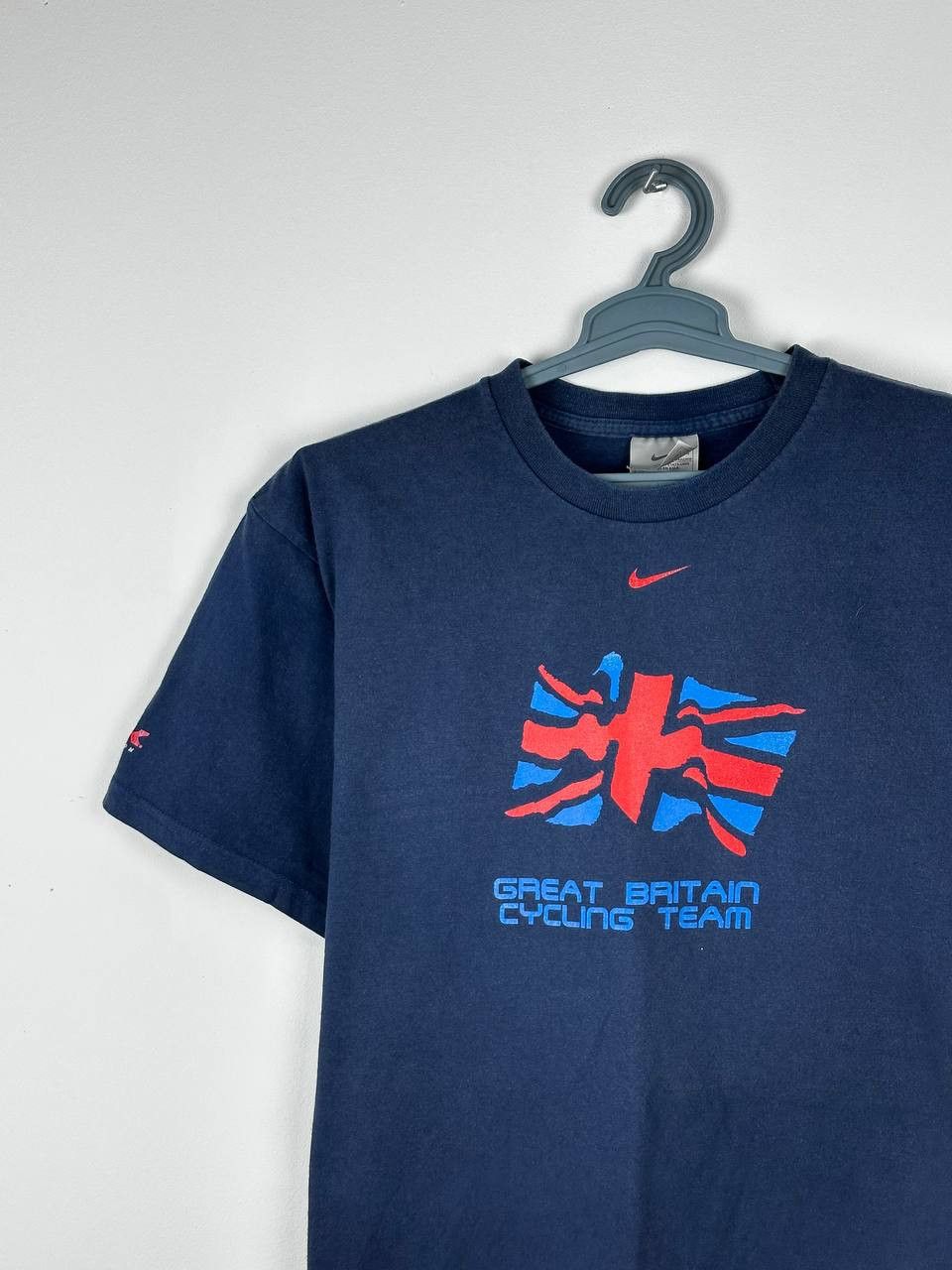 Nike × Vintage Vintage Faded Nike Great Britain Center Logo Swoosh T Shirt Size US L / EU 52-54 / 3 - 3 Thumbnail