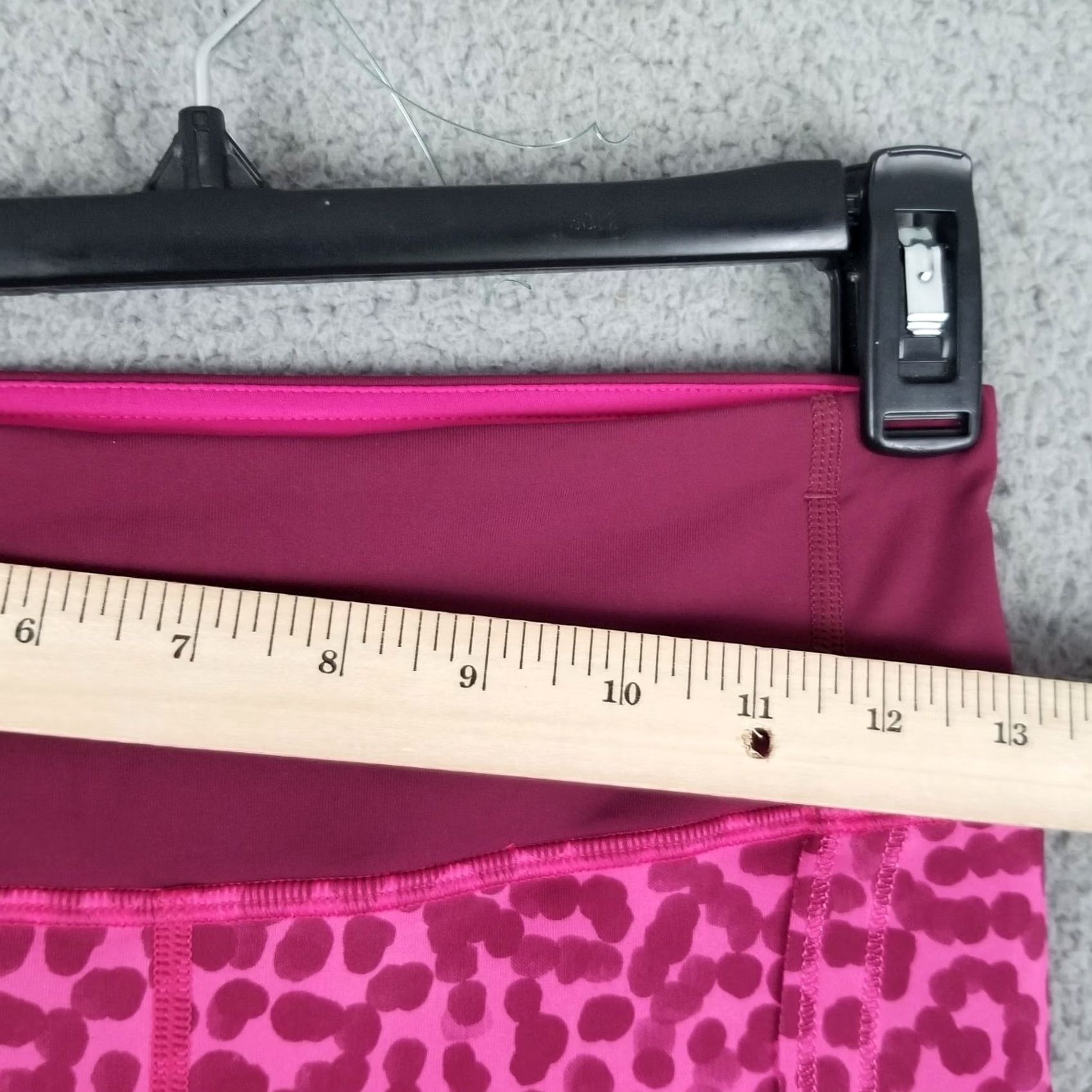 Lululemon Lululemon Speed Crop Legging Spotted Magenta Purple Size 4 Women Fitness Yoga Leggings Cropped Womens Size S / US 4 / IT 40 - 4 Thumbnail