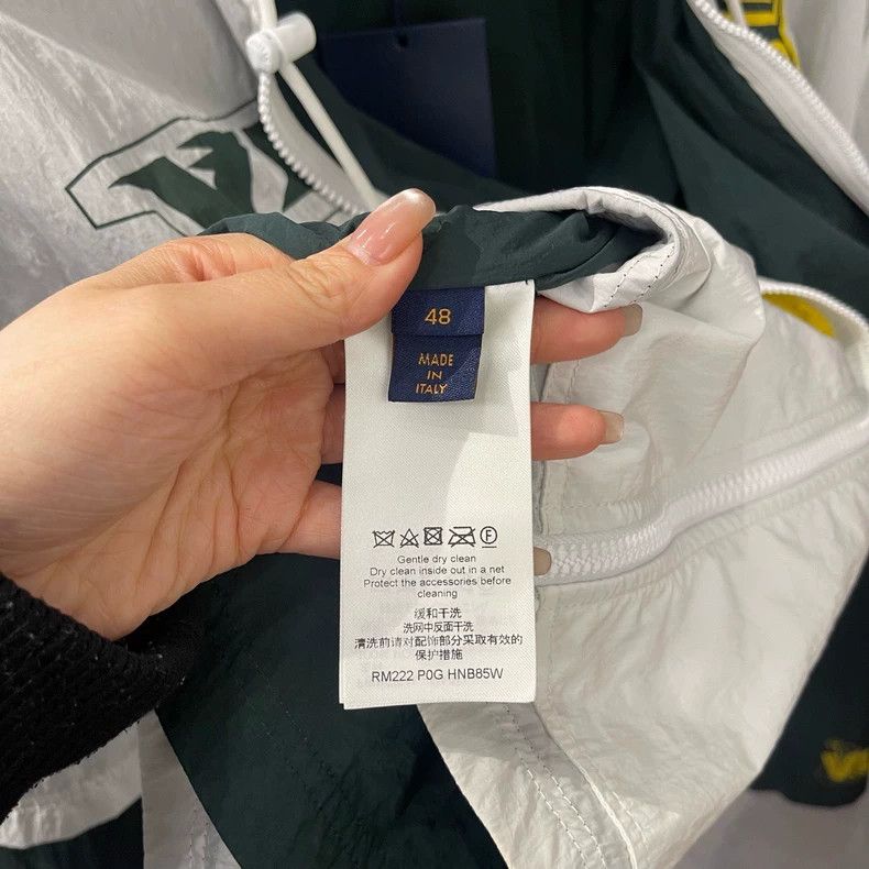 Louis Vuitton LOUIS VUITTON White and green monogrammed zip-up hooded jac Size US M / EU 48-50 / 2 - 4 Thumbnail