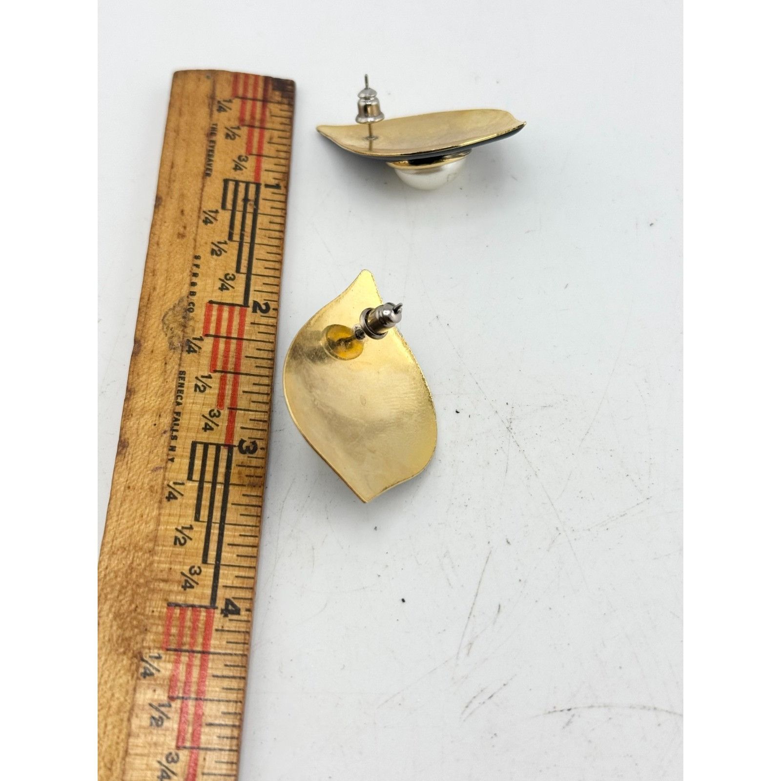 Vintage Black enamel faux pearl vintage earrings Size ONE SIZE - 4 Thumbnail
