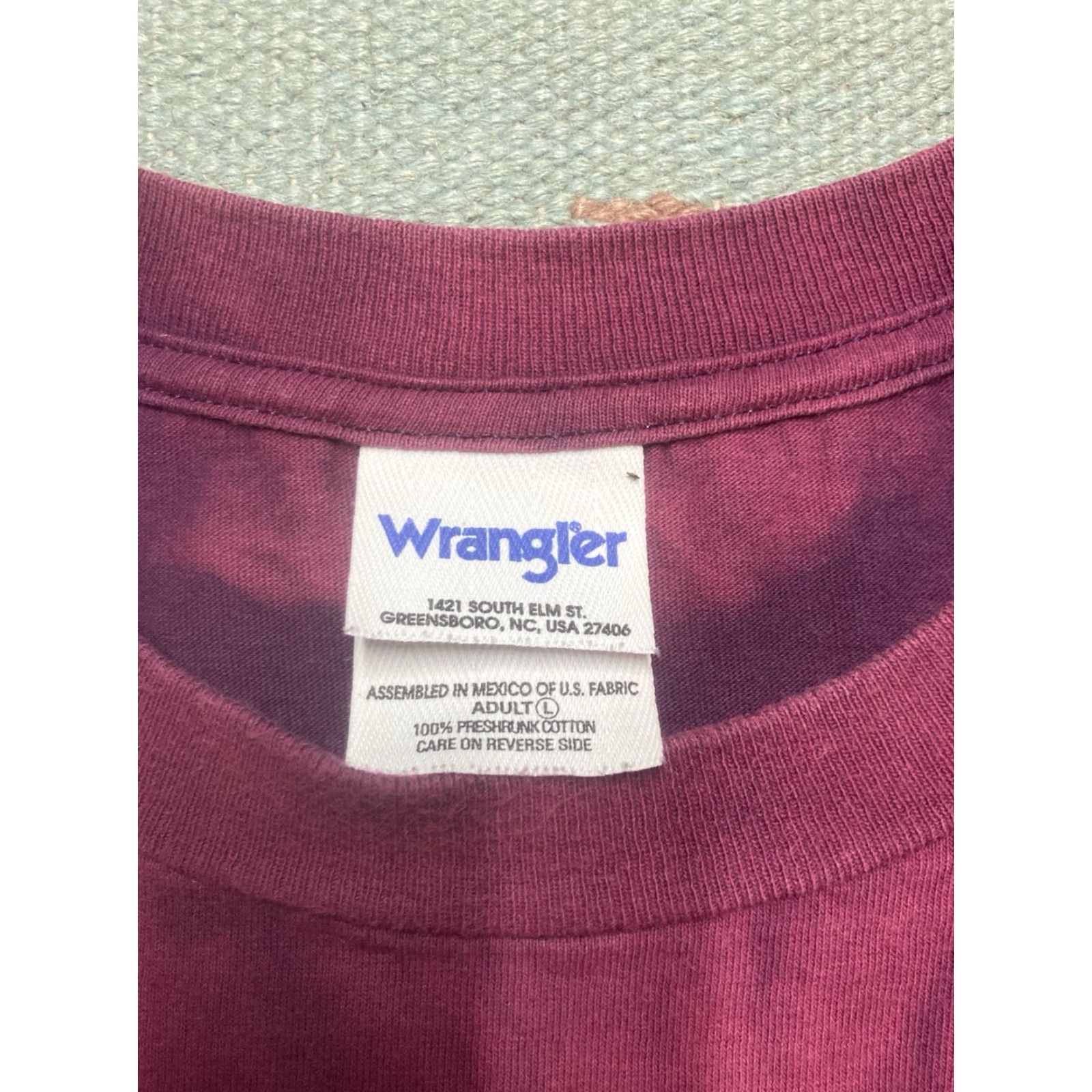 Wrangler VINTAGE Wrangler T-Shirt Mens 90s Purple Cotton Large Adult Sun Faded Size US L / EU 52-54 / 3 - 5 Thumbnail