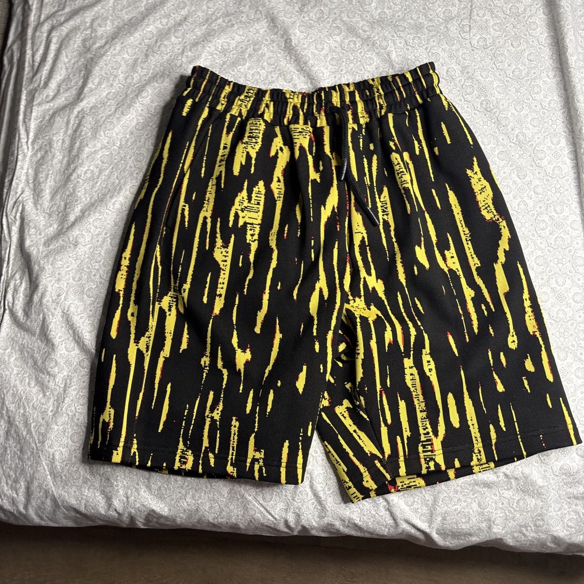 Ambush Design Ambush bowling all over print shorts Size US 33 - 8 Thumbnail