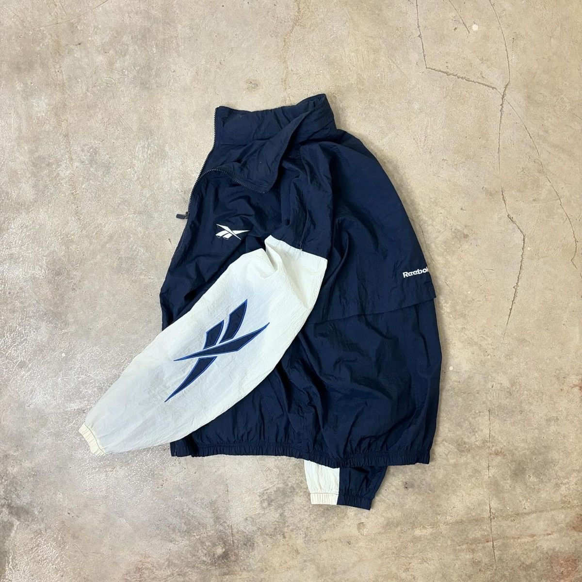 Reebok Vintage Reebok Windbreaker Size US L / EU 52-54 / 3 - 1 Thumbnail
