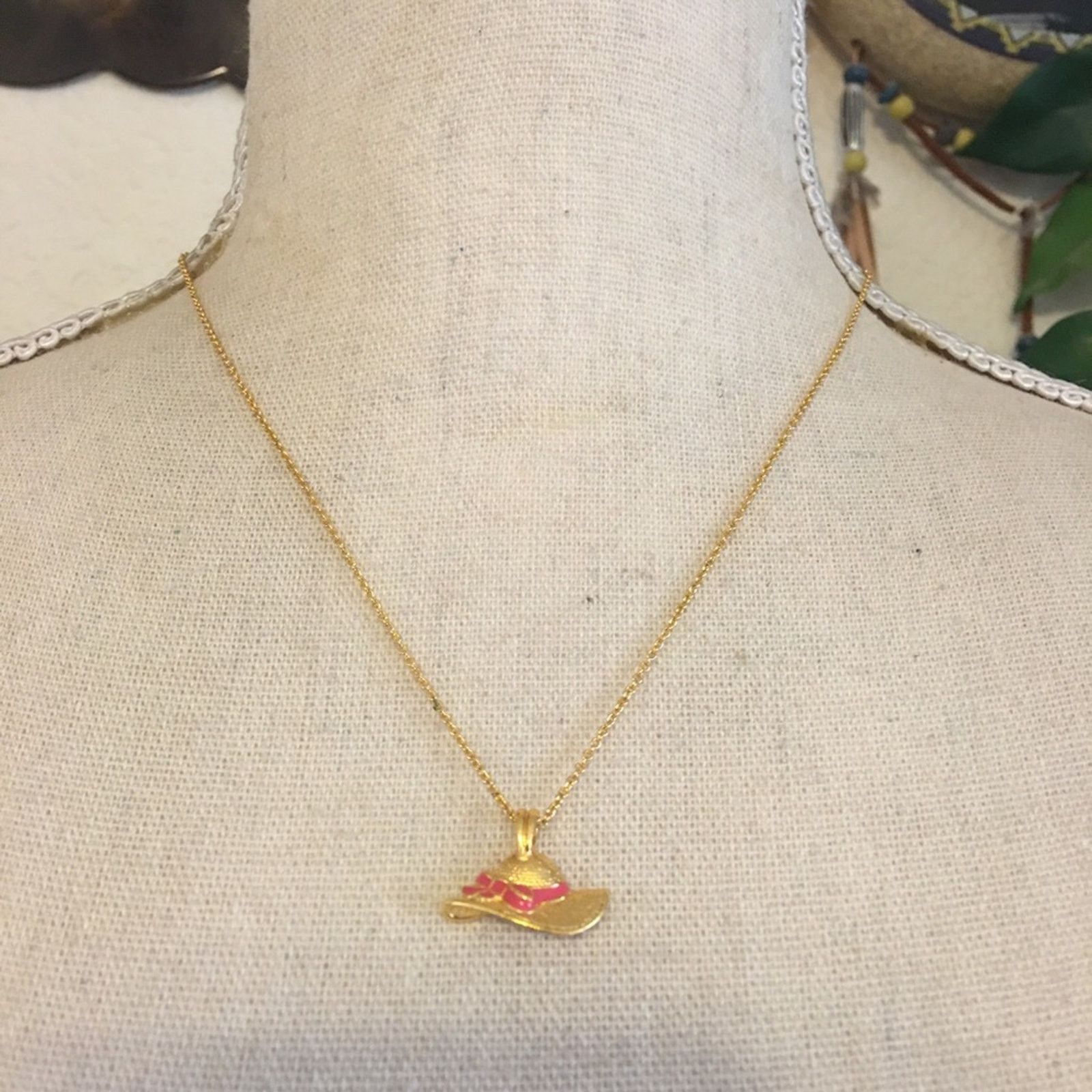 Vintage Vintage 80s pink enamel hat pendant on chain Size ONE SIZE - 1 Thumbnail