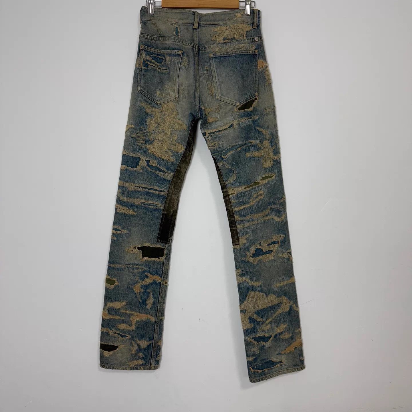 Givenchy Givenchy Gvc OG Distressed Boro Jeans 28 (New) Size 28" / US 6 / IT 42 - 2 Thumbnail