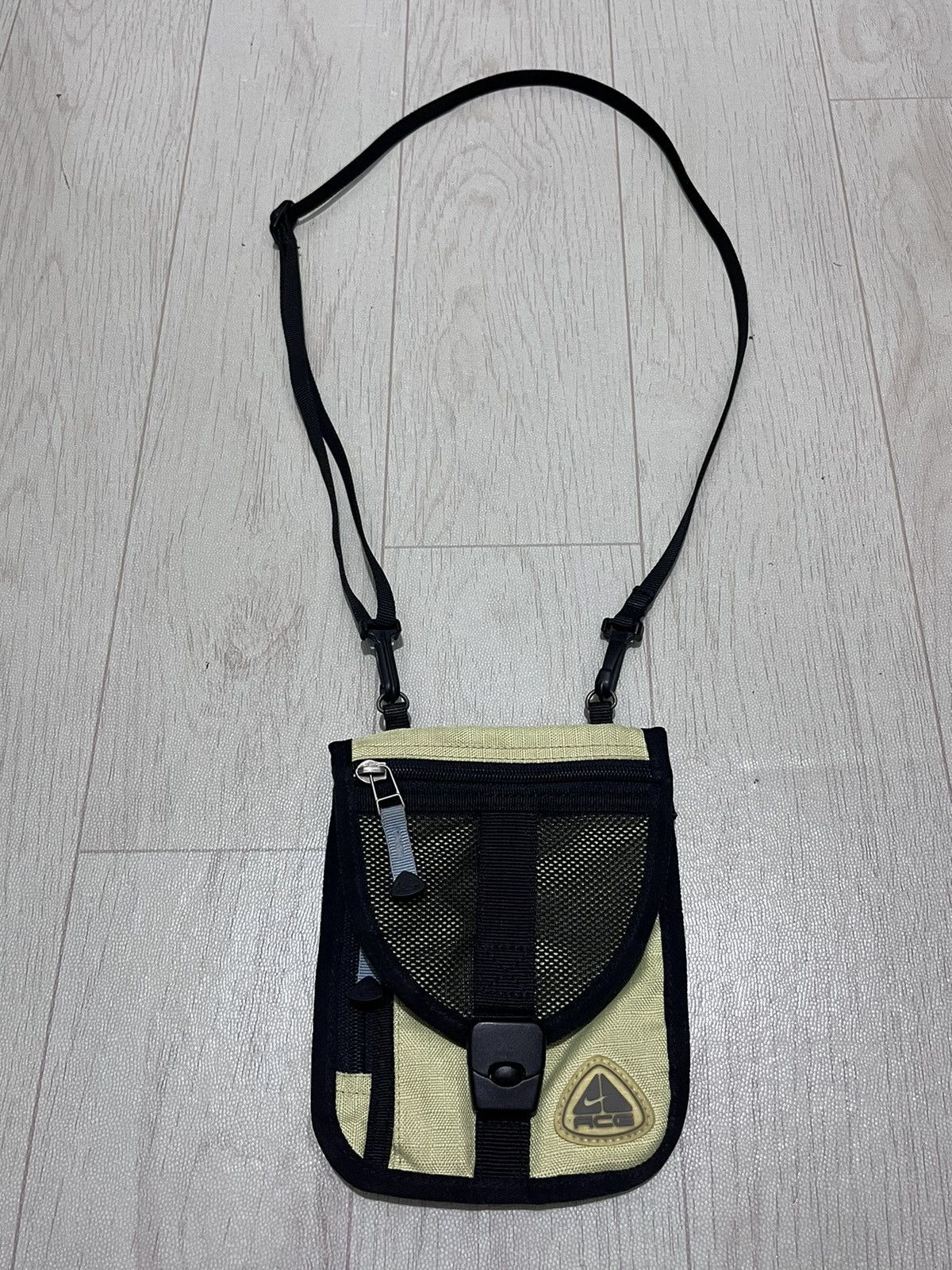 Nike ACG Nike acg mini sling wallet bag Size ONE SIZE - 5 Thumbnail