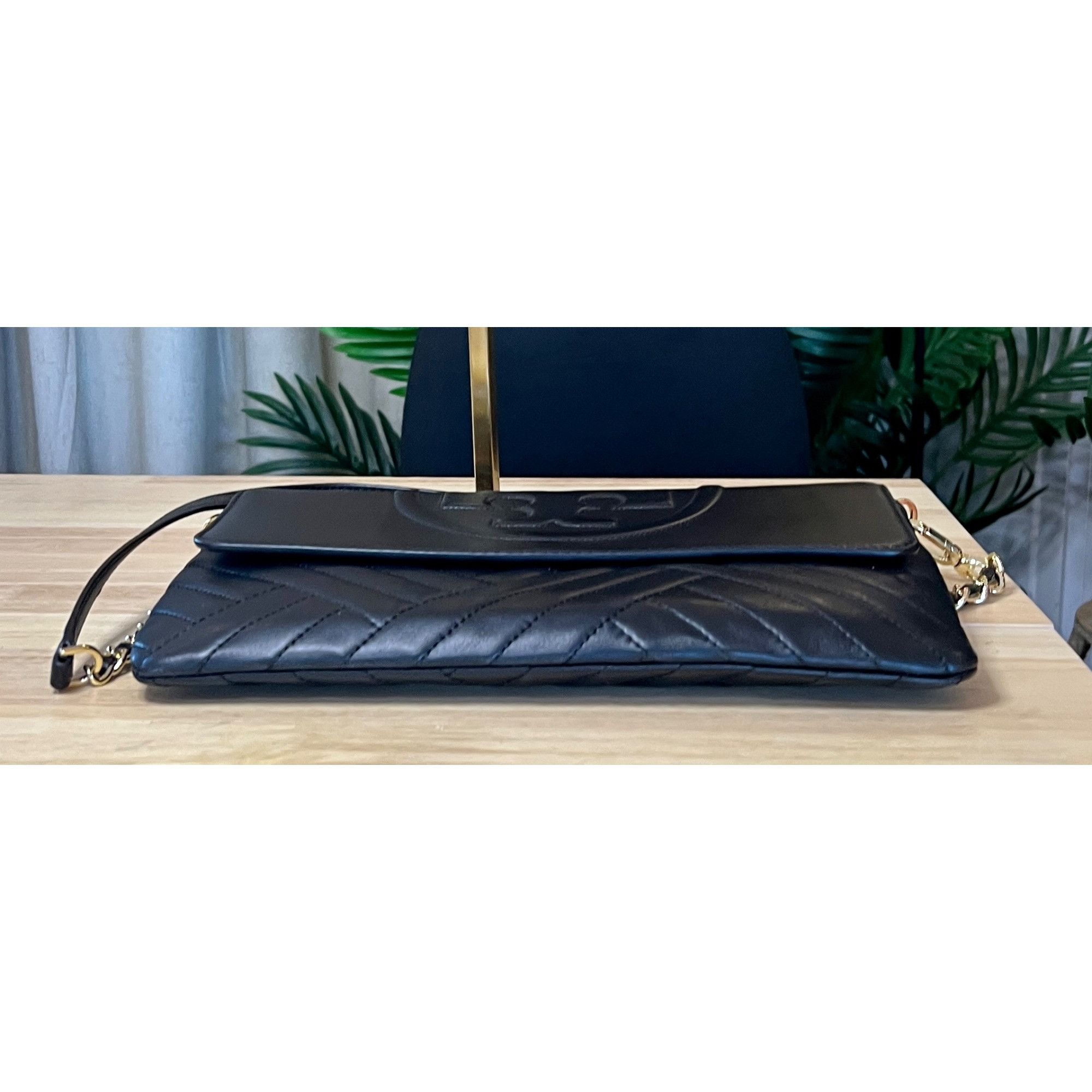 Tory Burch ✺✺ AUTHENTIC TORY BURCH Black Quilted Leather Fleming Handba Size ONE SIZE - 7 Thumbnail