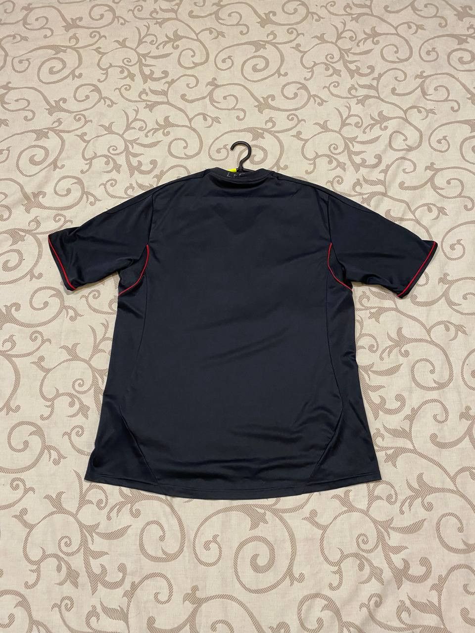 Adidas Adidas Liverpool FC Pinstripe “Standard Chartered” Jersey Size US XL / EU 56 / 4 - 9 Thumbnail