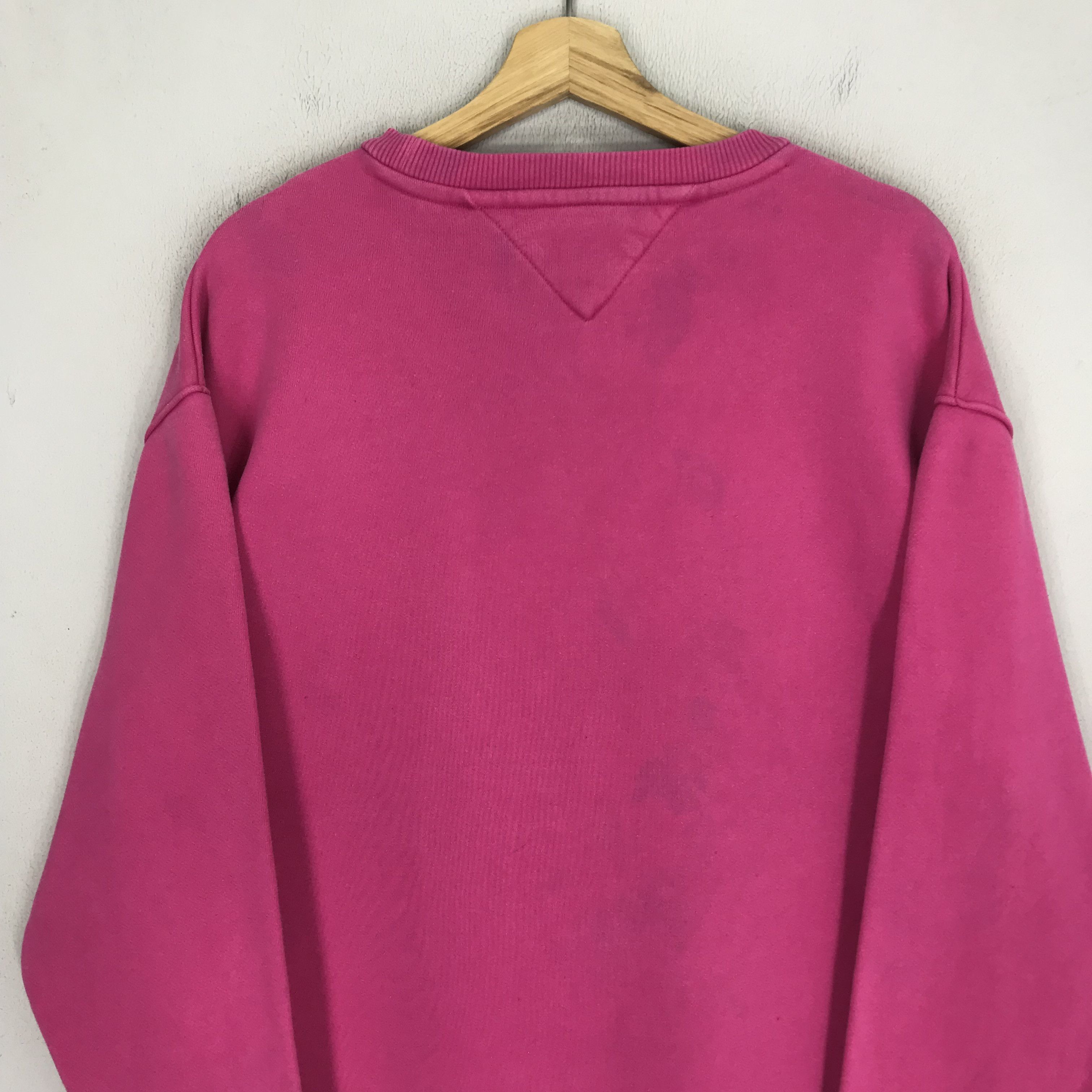 Tommy Hilfiger Vintage Tommy Hilfiger Pink Sweatshirt Large - 351 Size US L / EU 52-54 / 3 - 10 Thumbnail