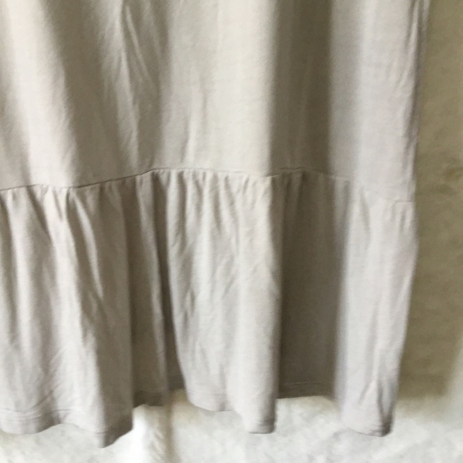 Club Monaco Club Monaco Light Gray Asymmetrical Sequined Top Size S / US 4 / IT 40 - 8 Thumbnail