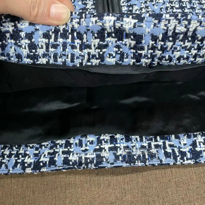 Louis Vuitton Louis Vuitton Blue Wool Women’s Shorts . Size 23" - 6 Thumbnail