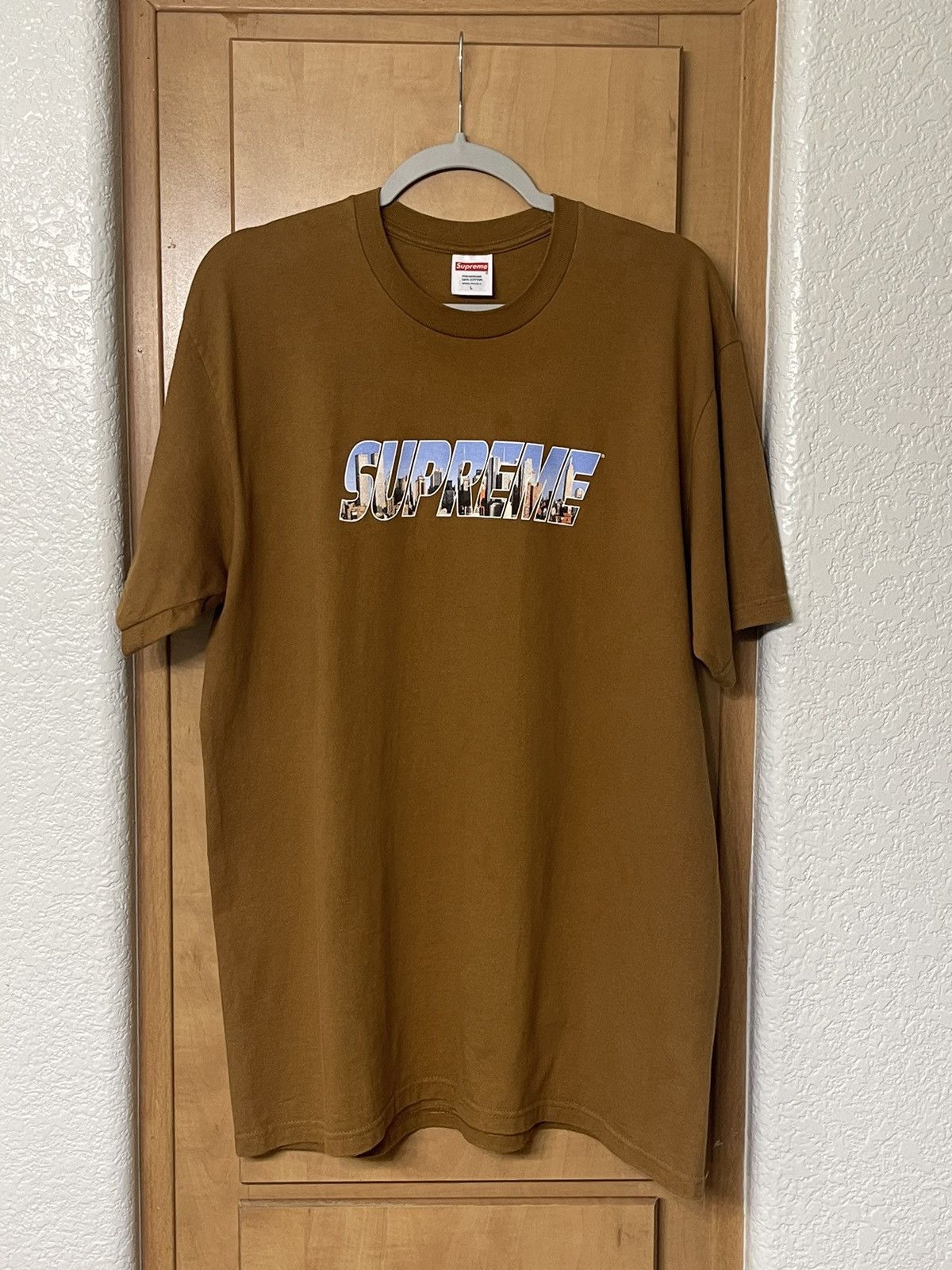 Supreme Supreme light brown Gotham Tahirt Size US L / EU 52-54 / 3 - 1 Thumbnail
