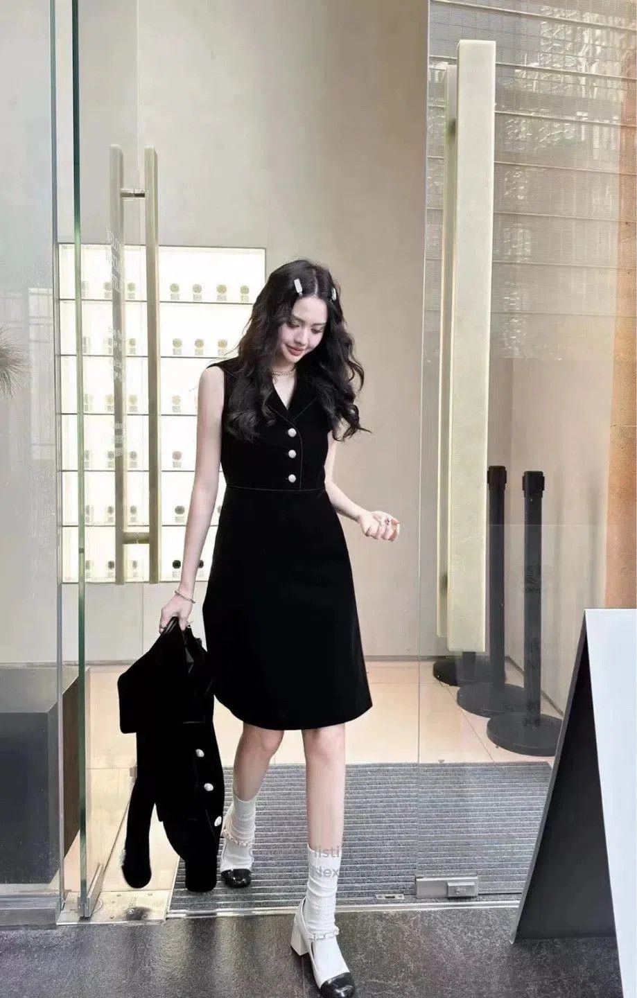 Miu Miu Miu Miu Black Velvet V-Neck Dress. Size S / US 4 / IT 40 - 9 Thumbnail