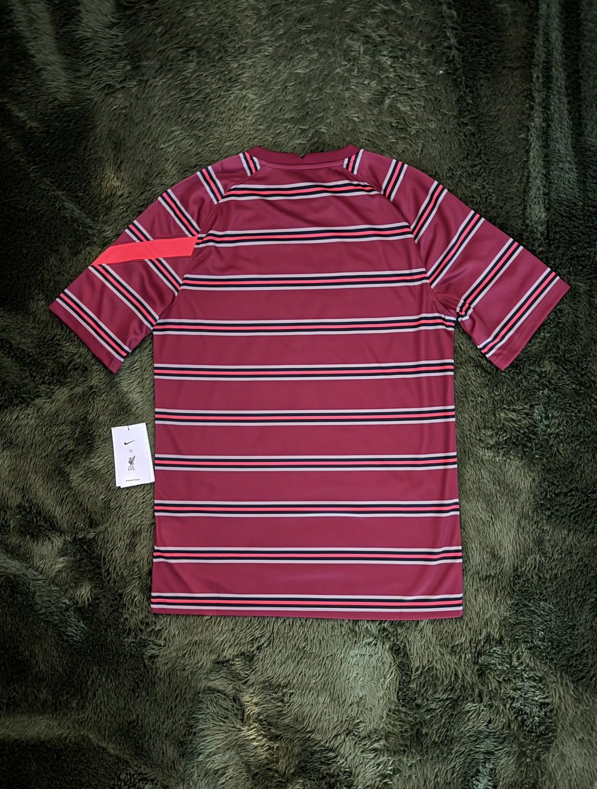 Nike [M] Nike Liverpool FC Stripe Short Sleeve Jersey Uniform Size US M / EU 48-50 / 2 - 7 Thumbnail