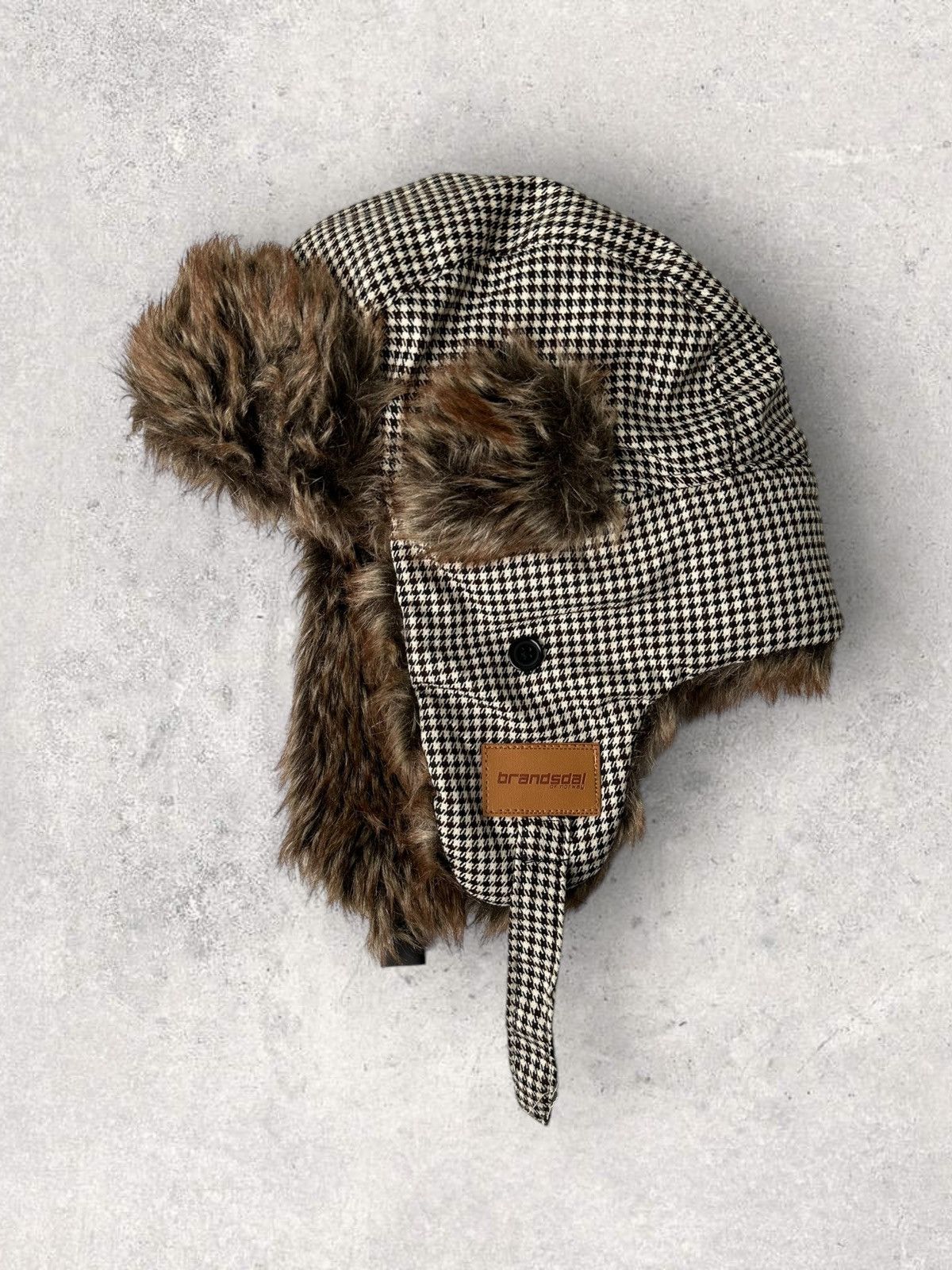 Vintage Vintage Y2k Ushanka Fuzzy Hat Fur Faux Size ONE SIZE - 1 Thumbnail