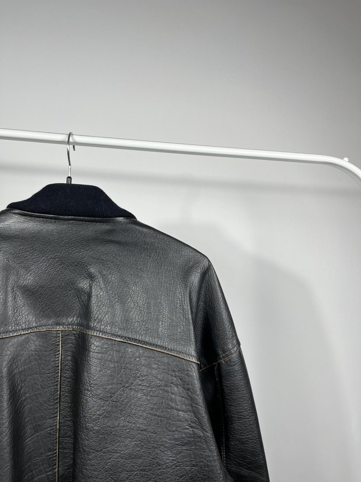 Leather Vintage Heavy Leather Biker Bomber Jacket Classic Mens Size US XL / EU 56 / 4 - 15 Thumbnail