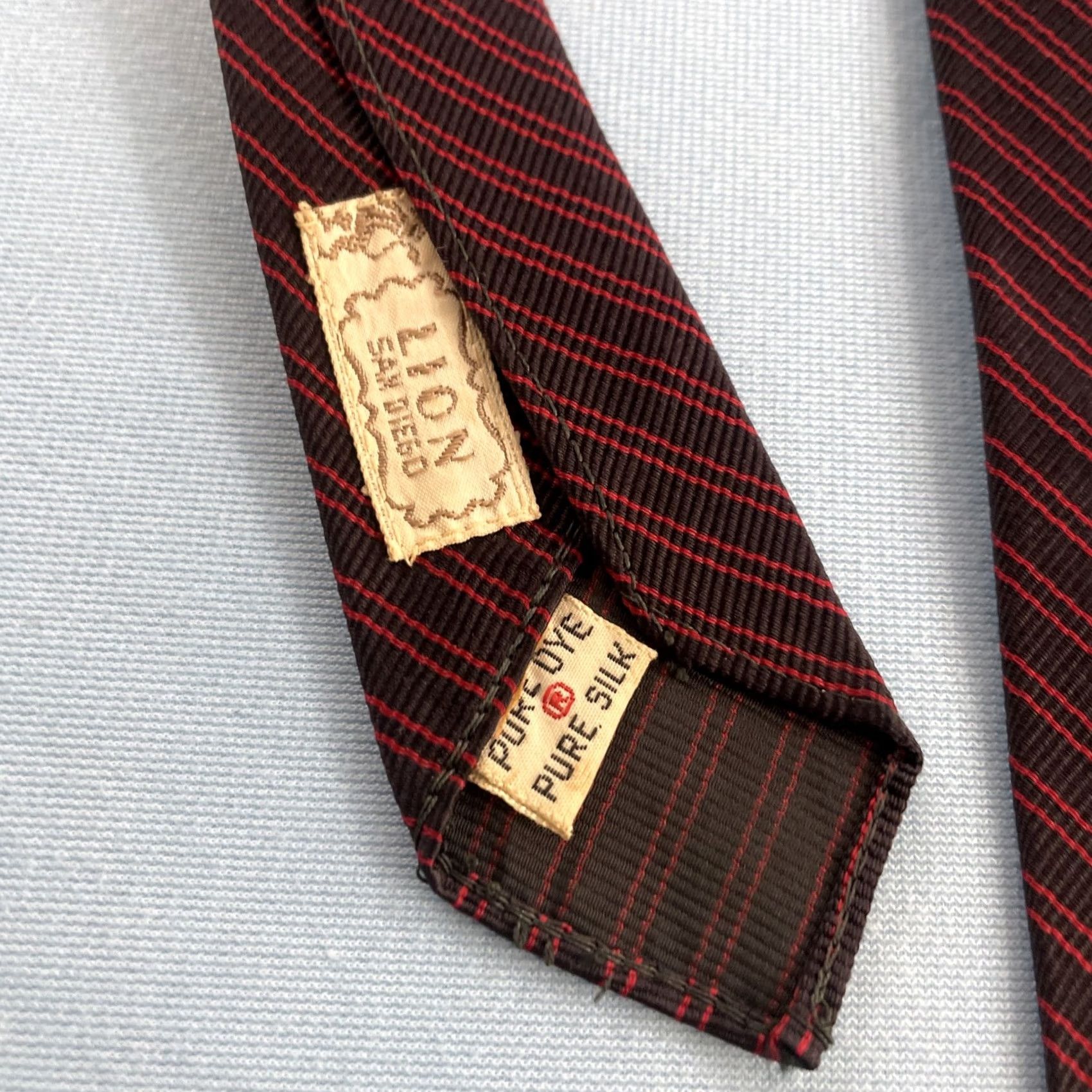 Arrow VINTAGE Nike Shirt Hat Mens XS 2.2" Narrow 52" Red Black Silk Repp Tie 1950s Lion Size ONE SIZE - 6 Thumbnail