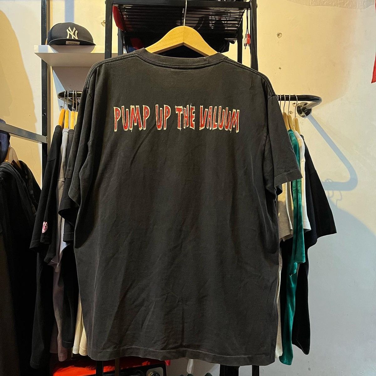 Vintage bandtee nofx pump up the valuum Size US L / EU 52-54 / 3 - 2 Thumbnail