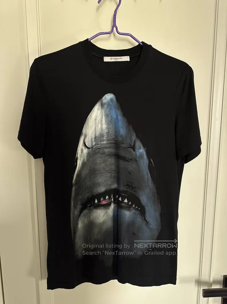 Givenchy Givenchy Shark Short Sleeve Size US S / EU 44-46 / 1 - 1 Thumbnail