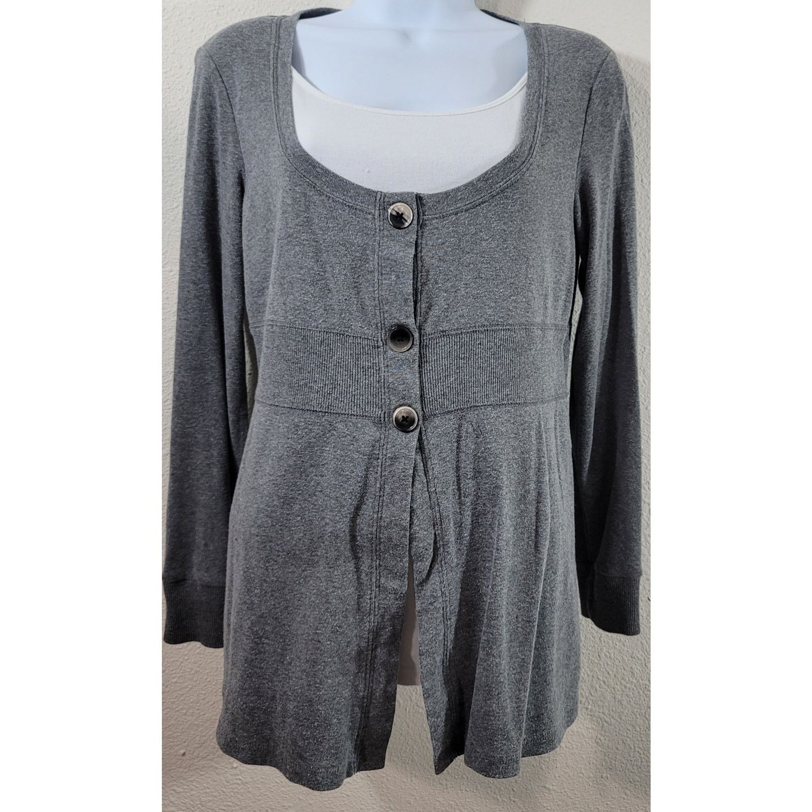 Other Style & Co Gray White Layer Faux Button Closure Top Medium Size M / US 6-8 / IT 42-44 - 1 Thumbnail