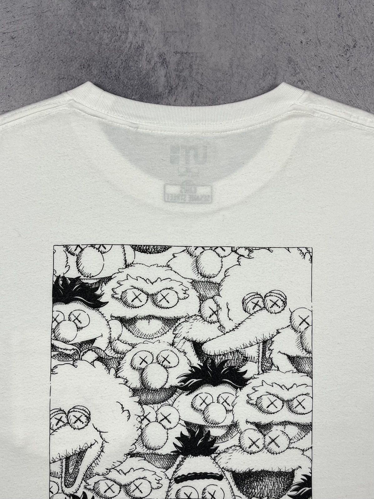 Kaws × Uniqlo Kaws x Uniqlo Sesame Street big logo y2k pocket tee Size US XS / EU 42 / 0 - 3 Thumbnail