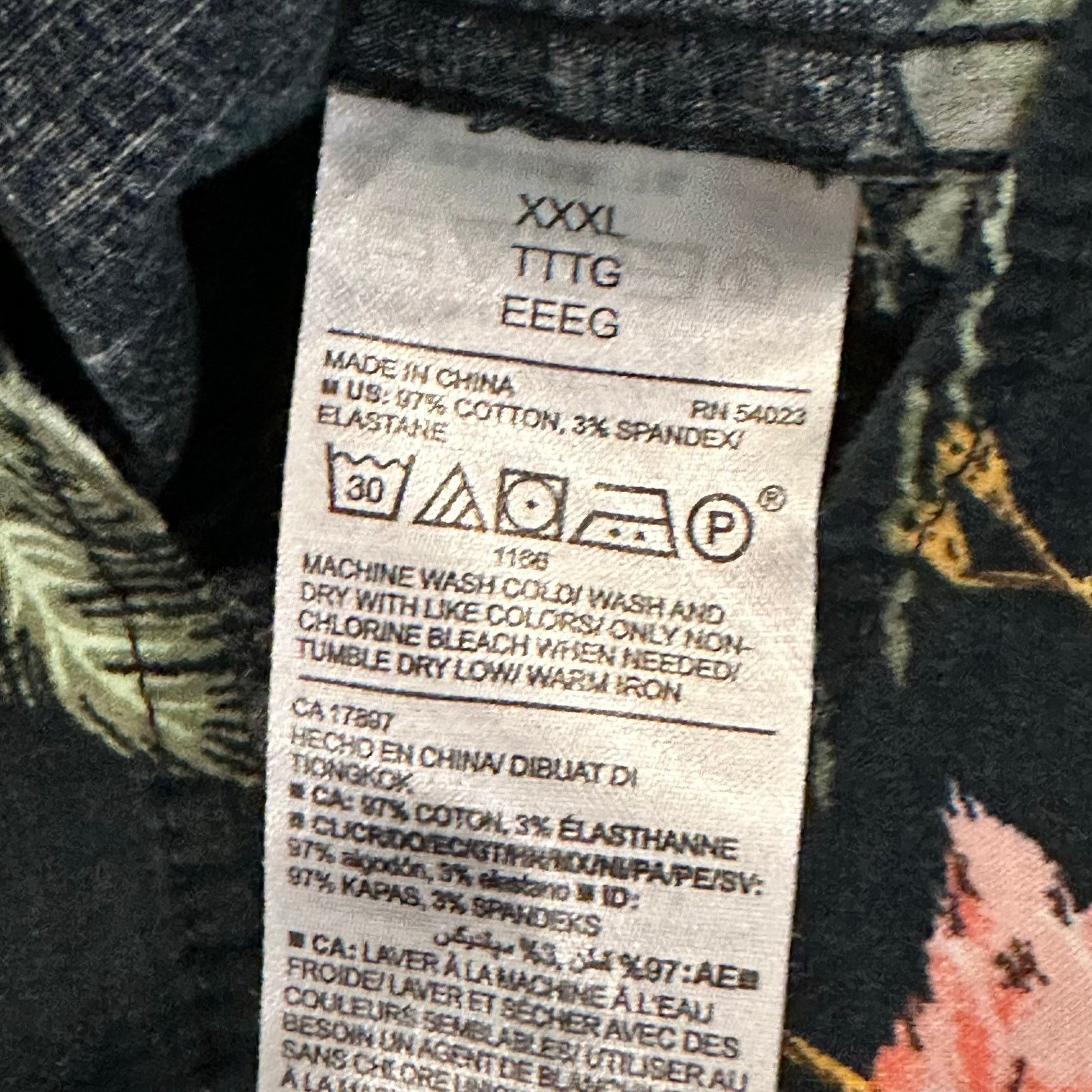 Old Navy Old Navy XXXL Safari Print Button Down Shirt Short Sleeve Size US XXL / EU 58 / 5 - 10 Thumbnail