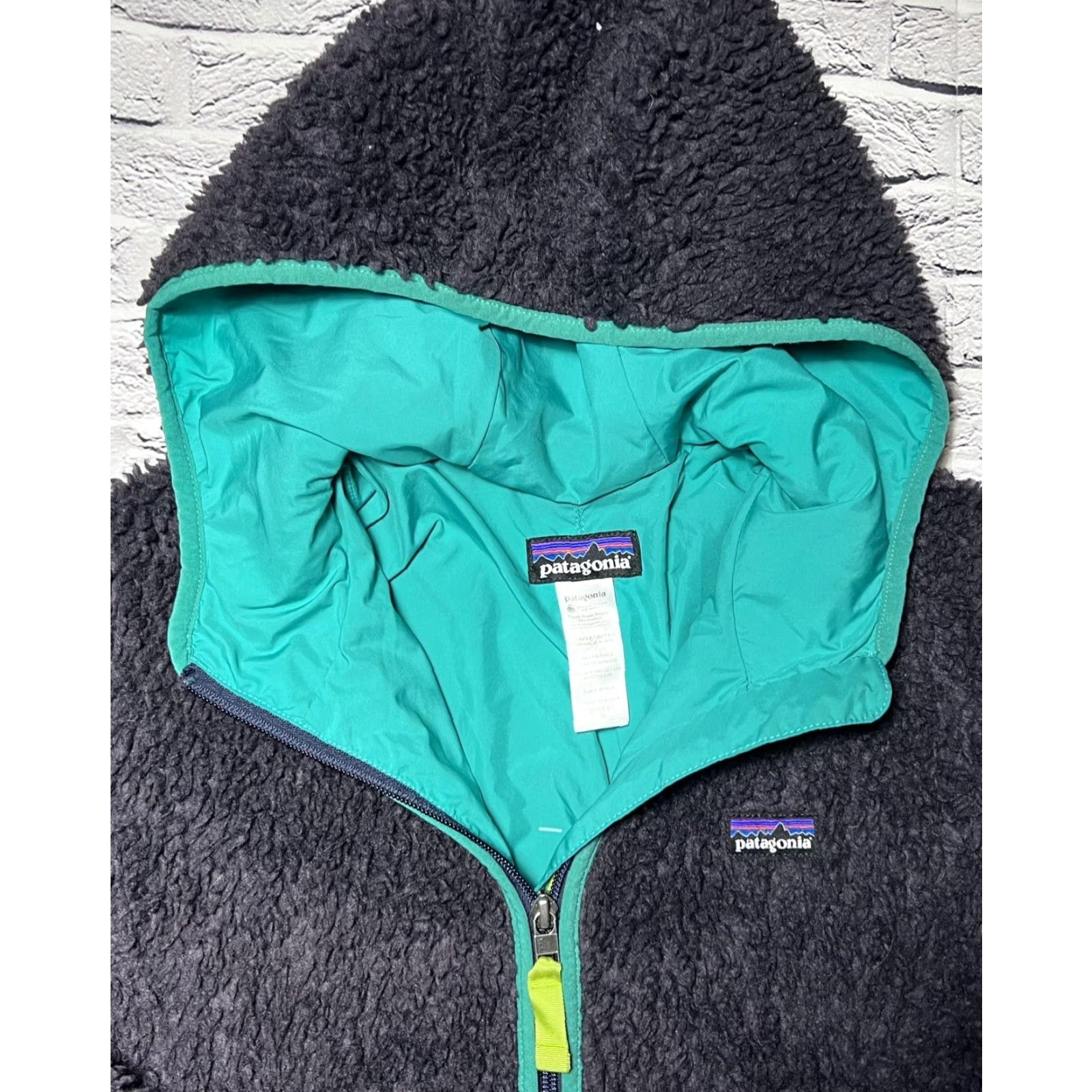Patagonia VINTAGE Patagonia Retro-X Deep Pile Hooded Fleece Jacket Hoodie Women M Purple Logo 20” armpit to armpit 25” length Size M / US 6-8 / IT 42-44 - 2 Thumbnail