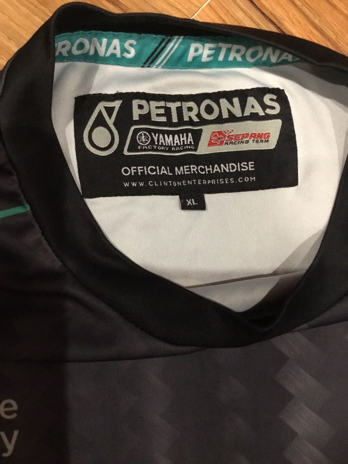 Other Vintage Petronas Yamaha Team Racing T-Shirt Size XL Size US XL / EU 56 / 4 - 4 Thumbnail